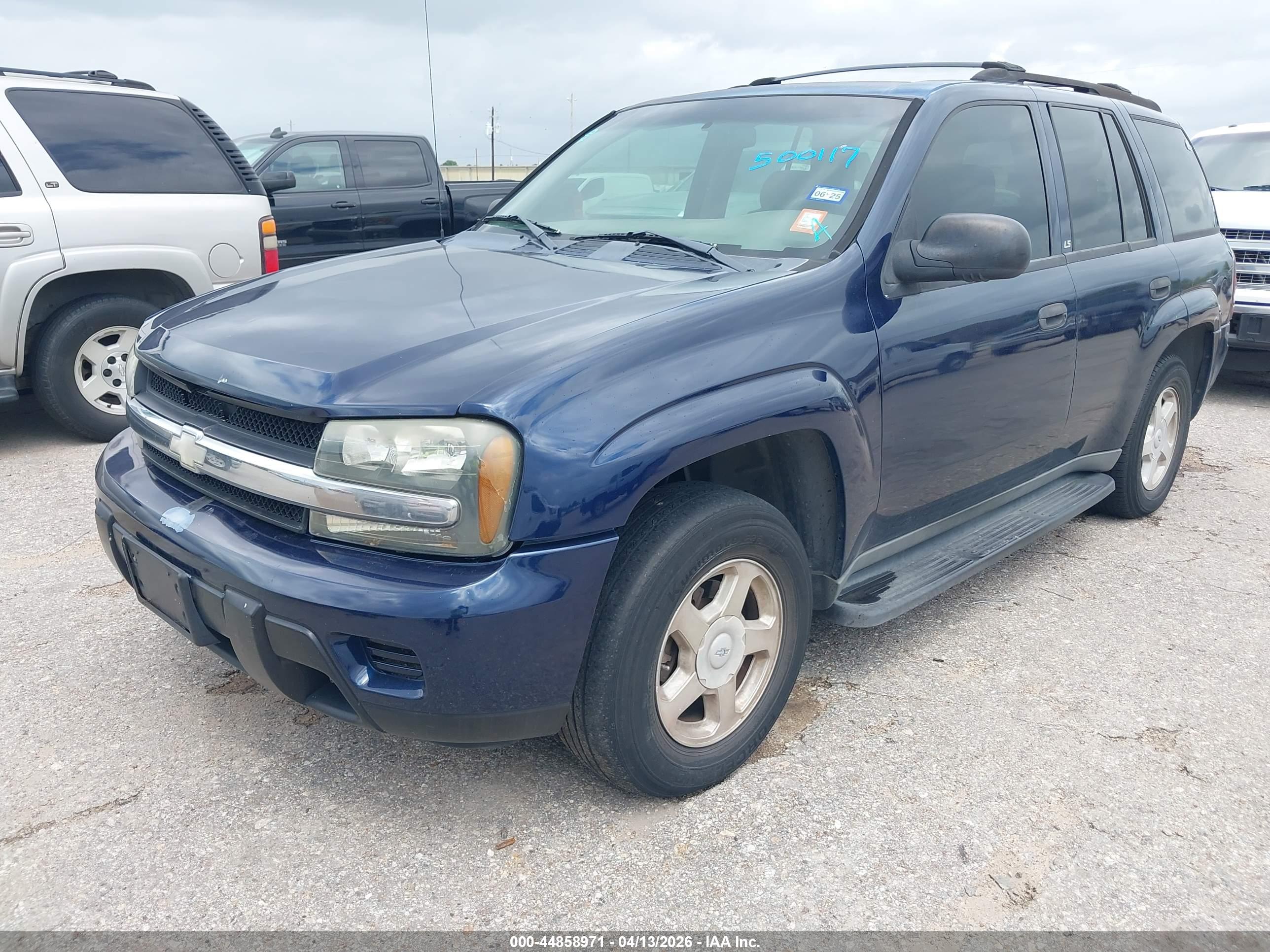 CHEVROLET TRAILBLAZER image 2