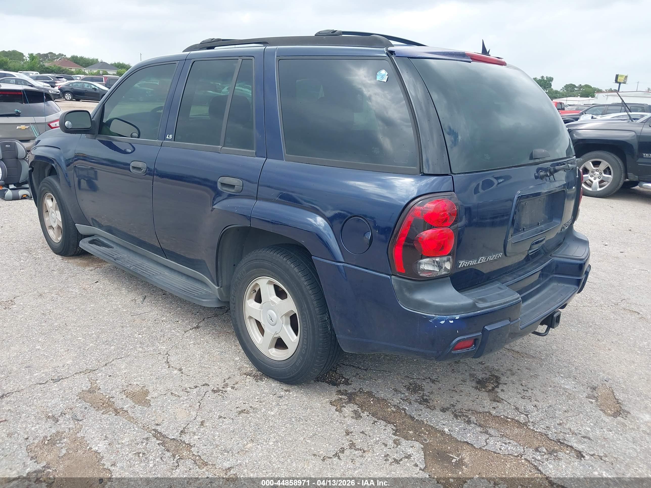 CHEVROLET TRAILBLAZER image 3