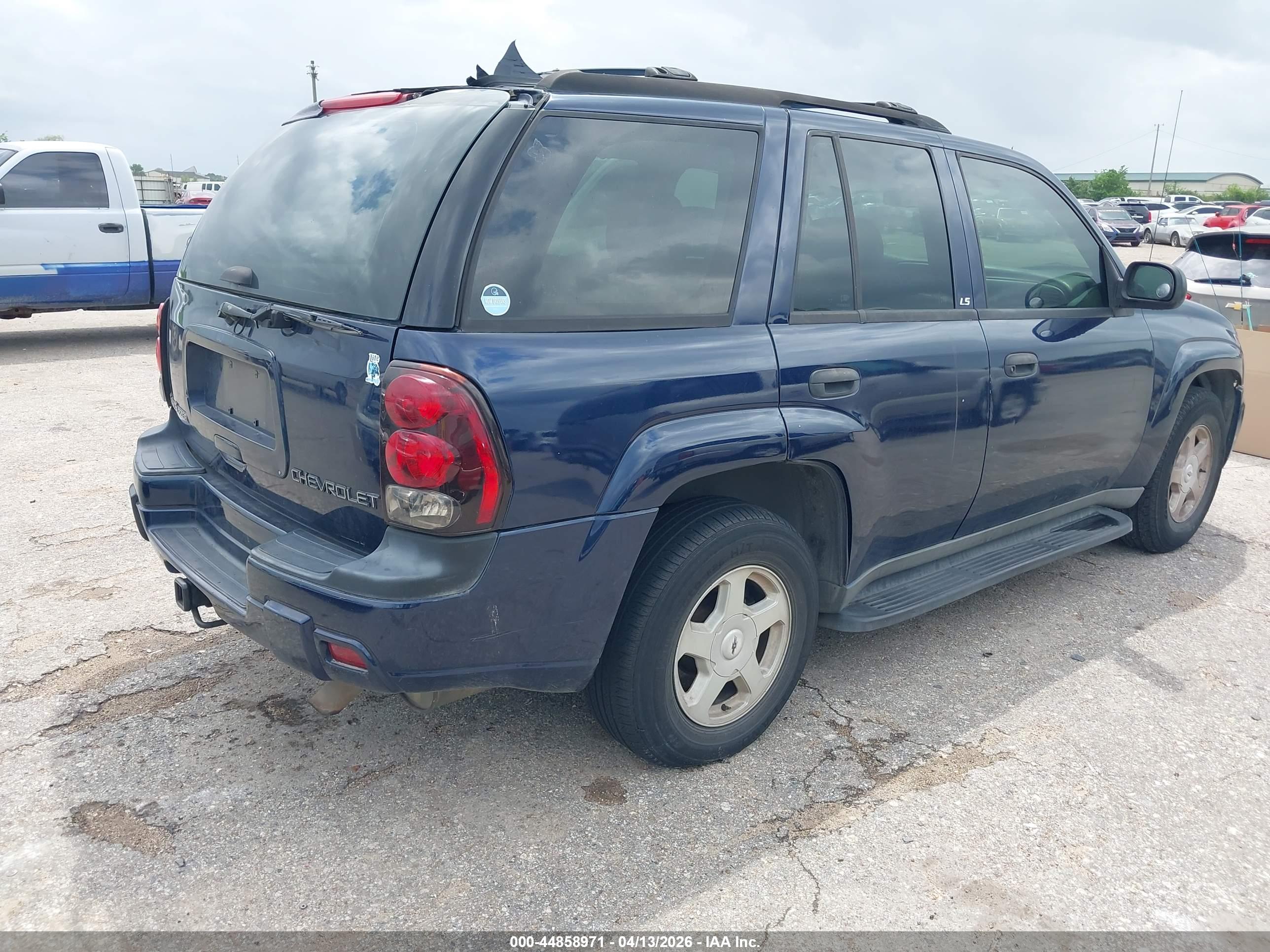 CHEVROLET TRAILBLAZER image 4