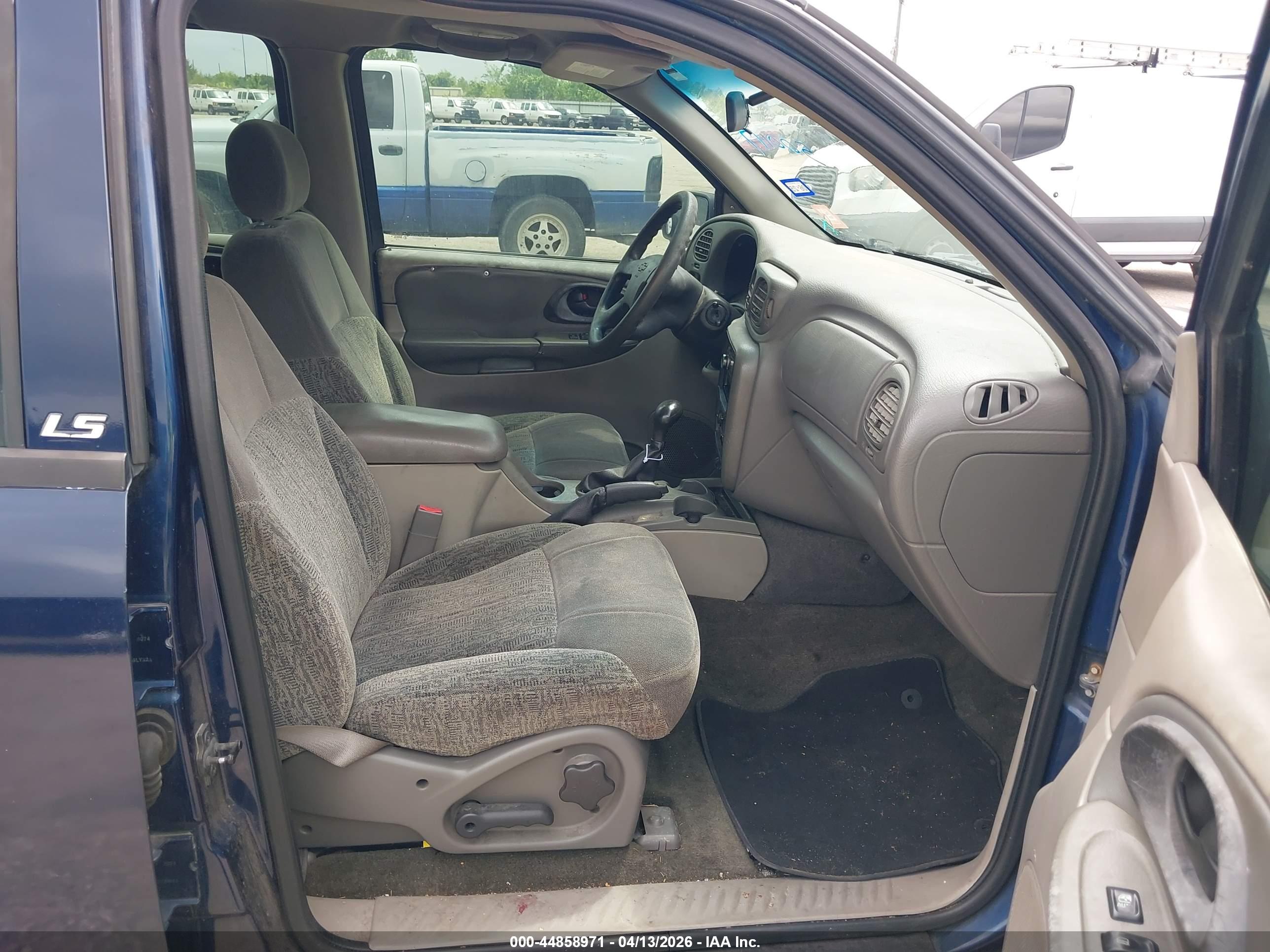CHEVROLET TRAILBLAZER image 5