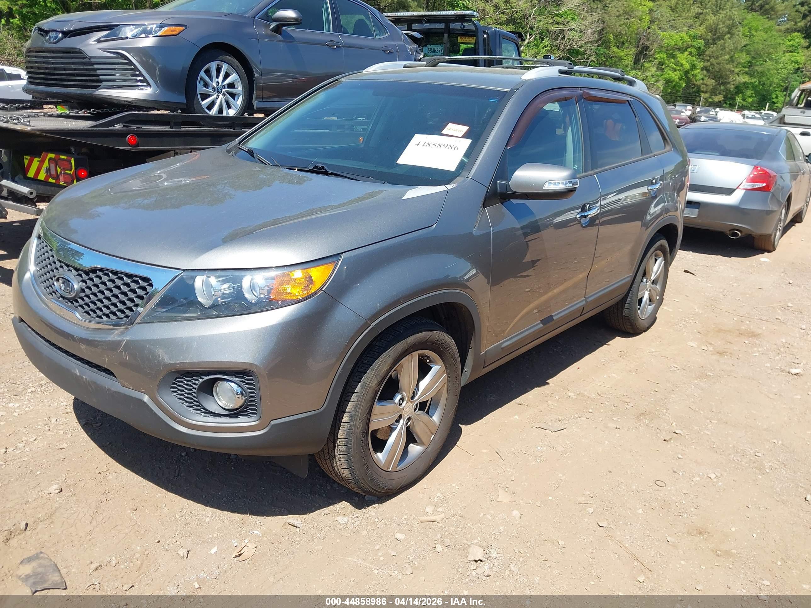 KIA SORENTO image 2