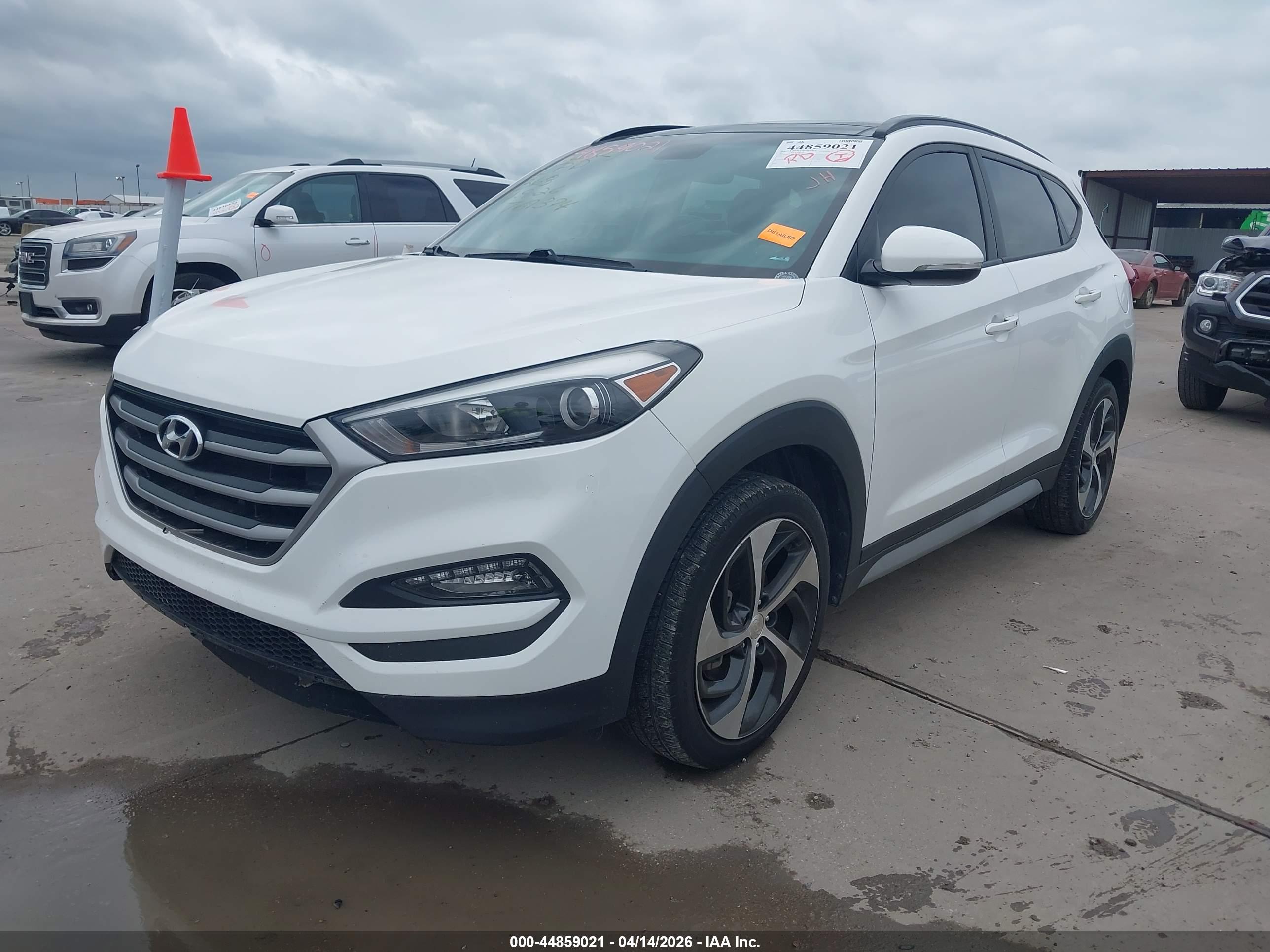 HYUNDAI TUCSON image 2