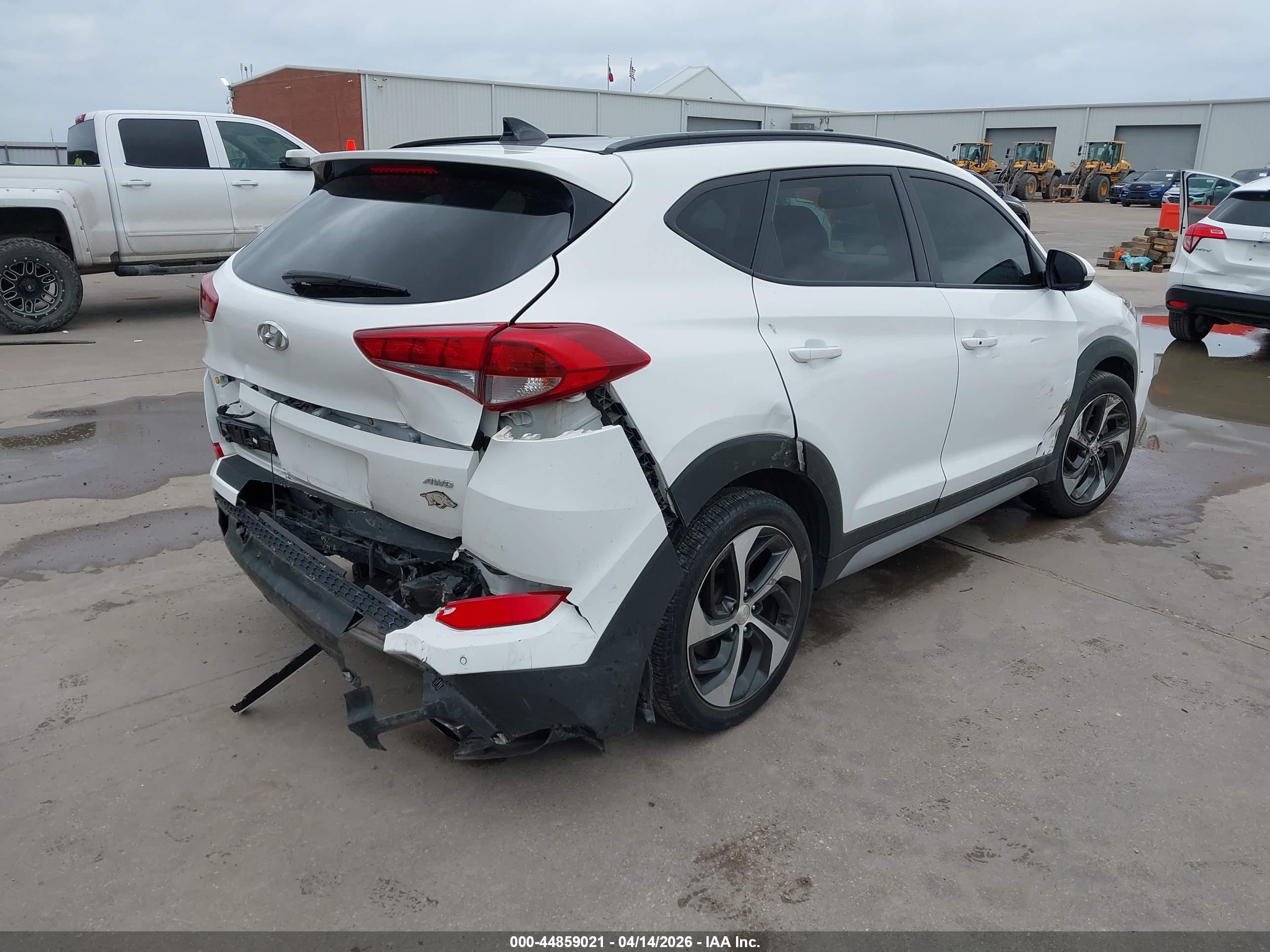 HYUNDAI TUCSON image 4