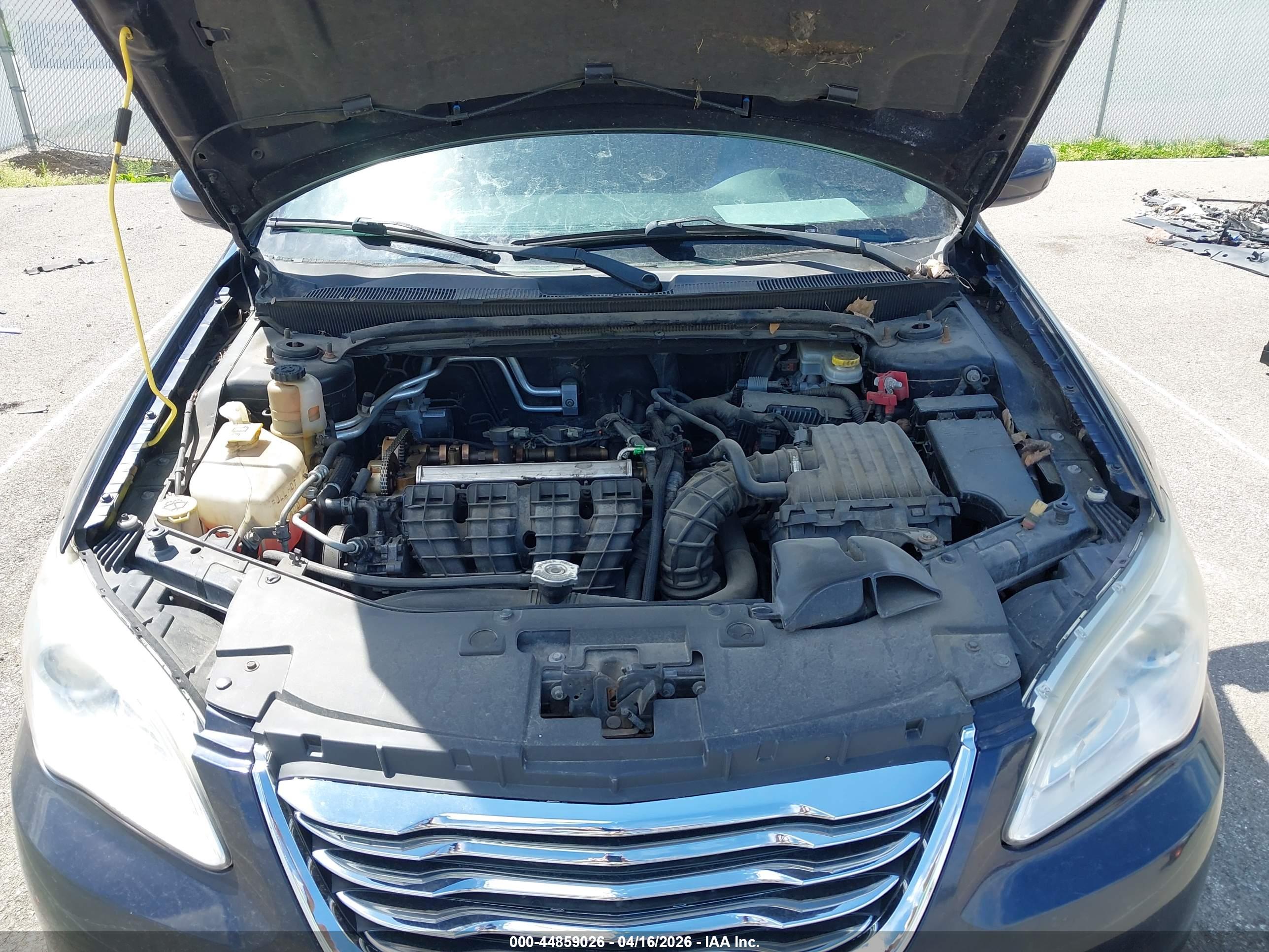CHRYSLER 200 image 10