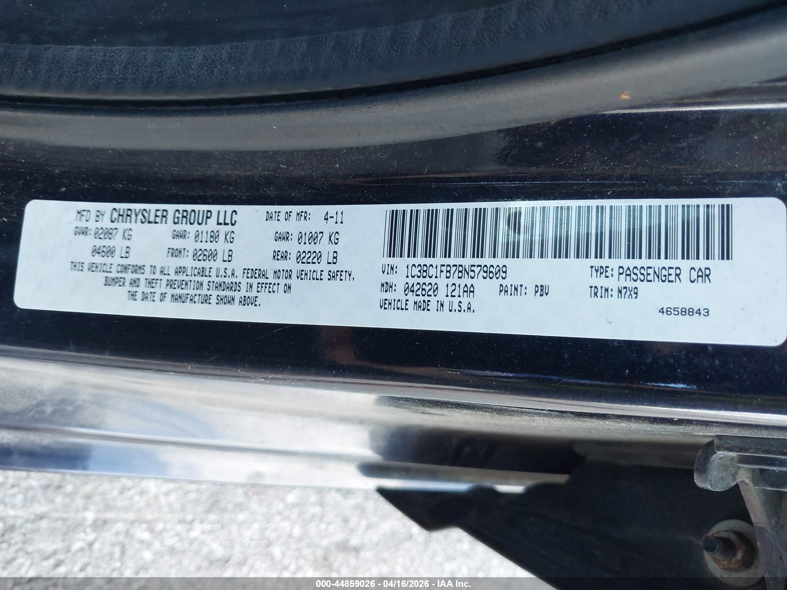 CHRYSLER 200 image 9