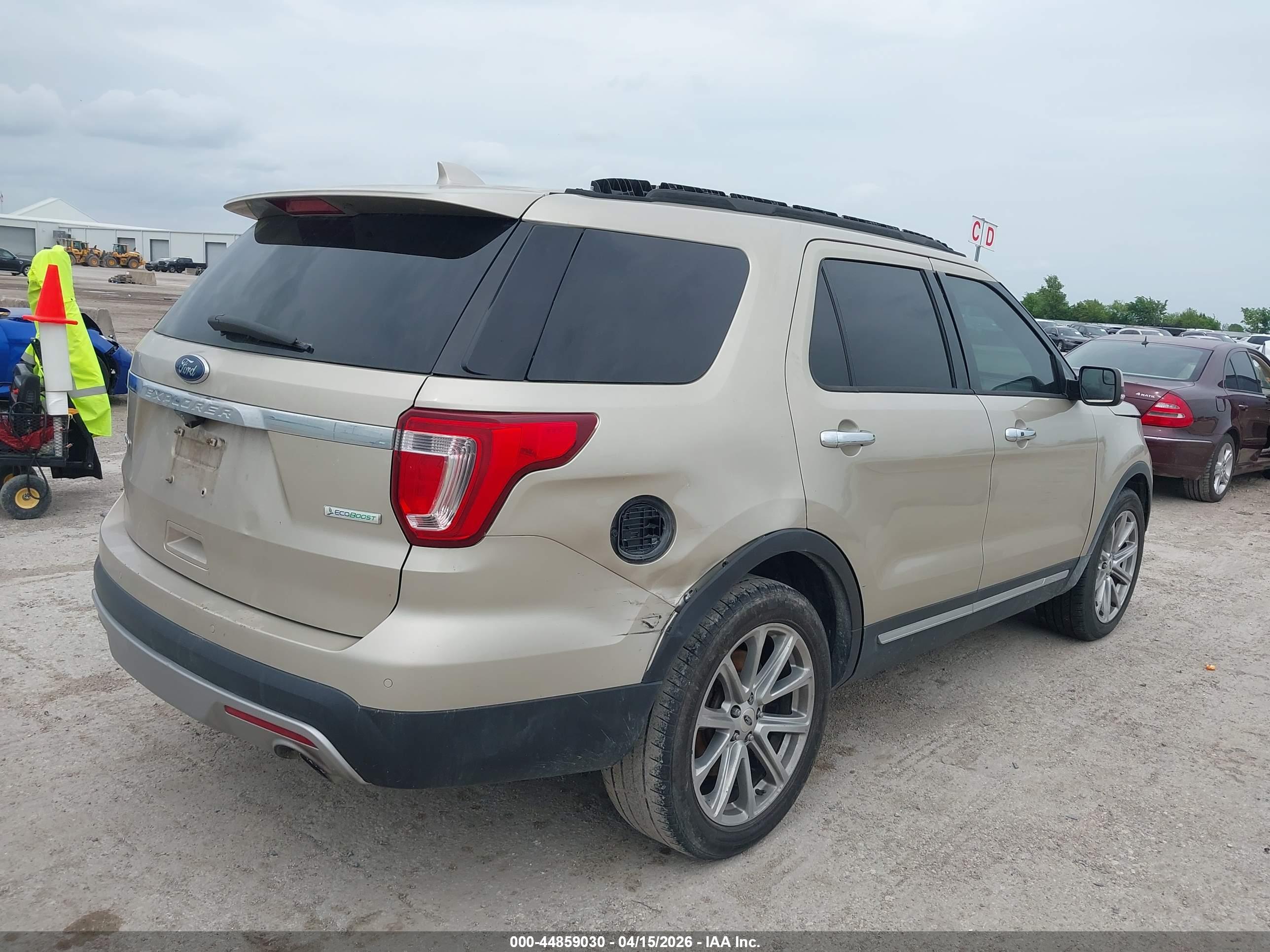 FORD EXPLORER image 4