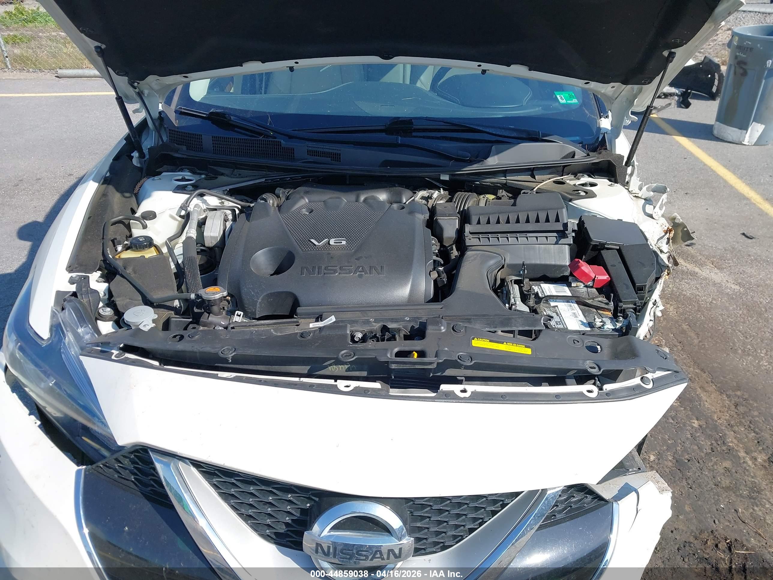NISSAN MAXIMA image 10