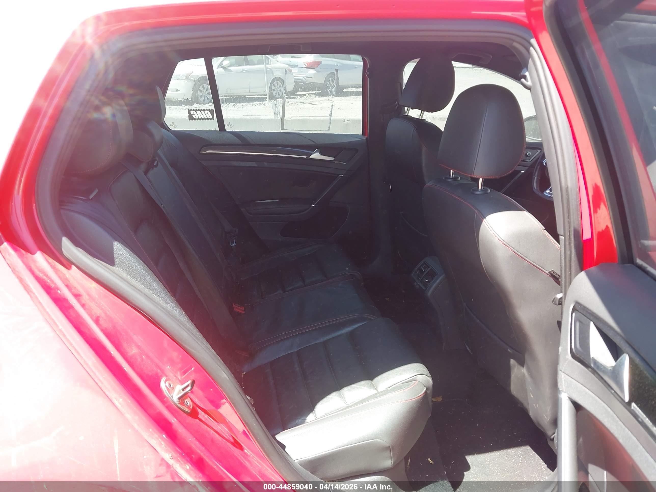 VOLKSWAGEN GOLF image 8