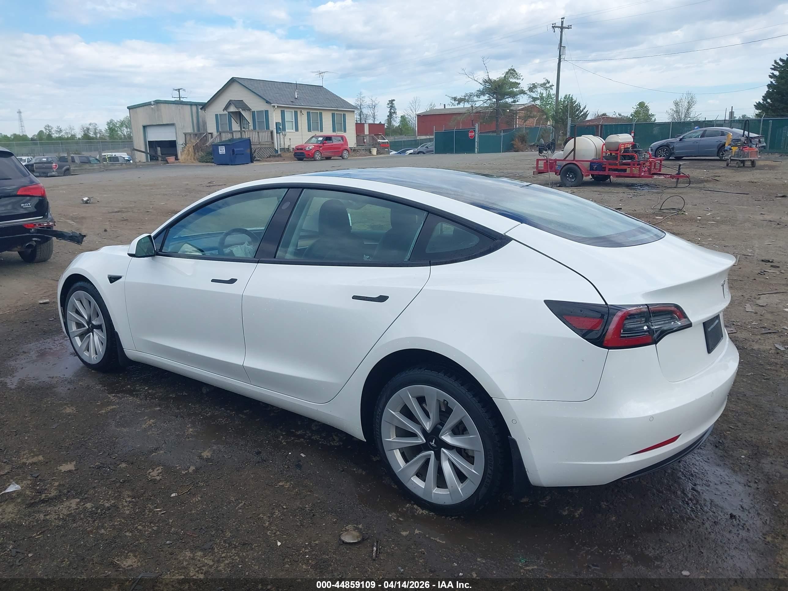 TESLA MODEL image 3