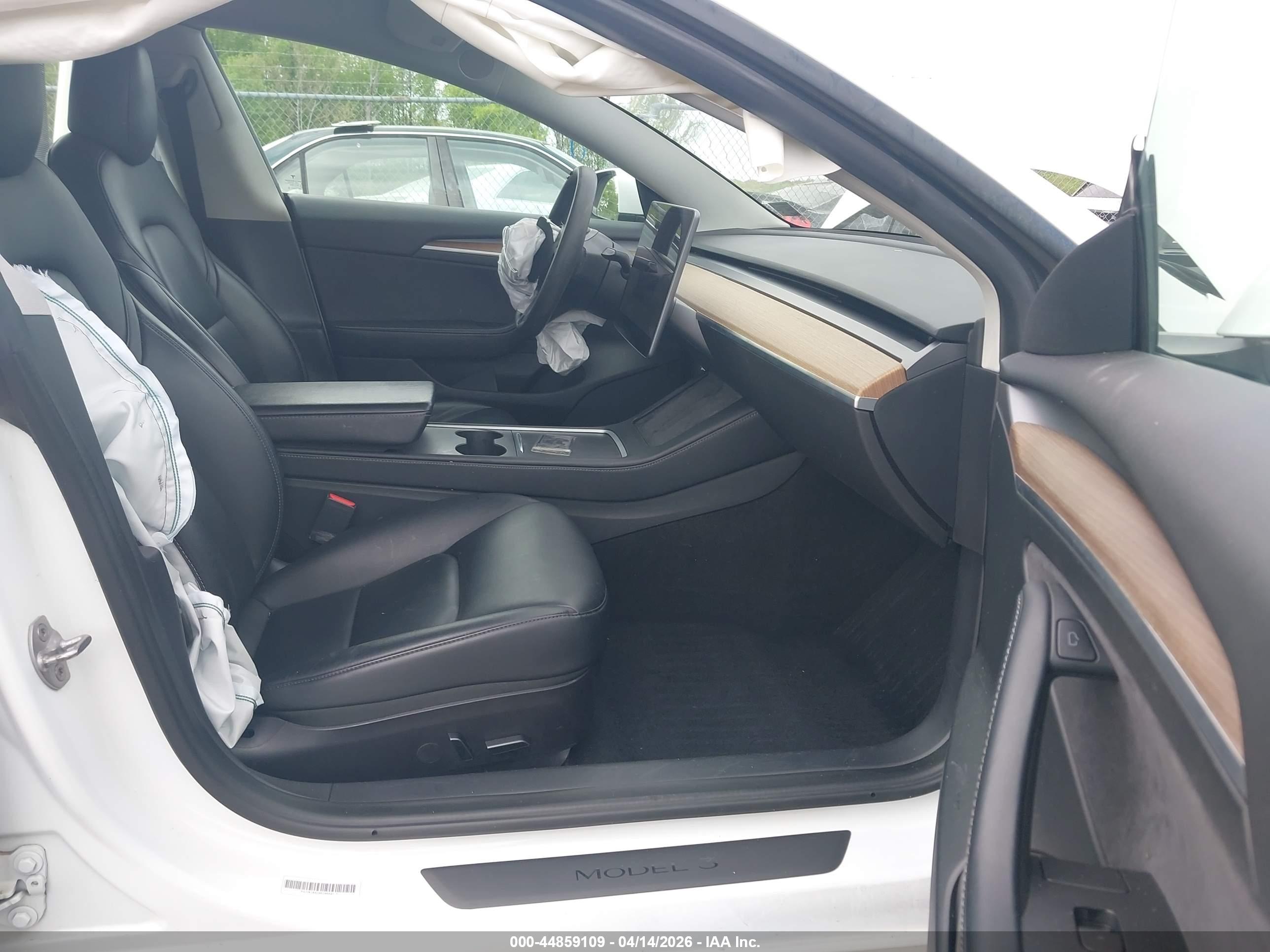 TESLA MODEL image 5