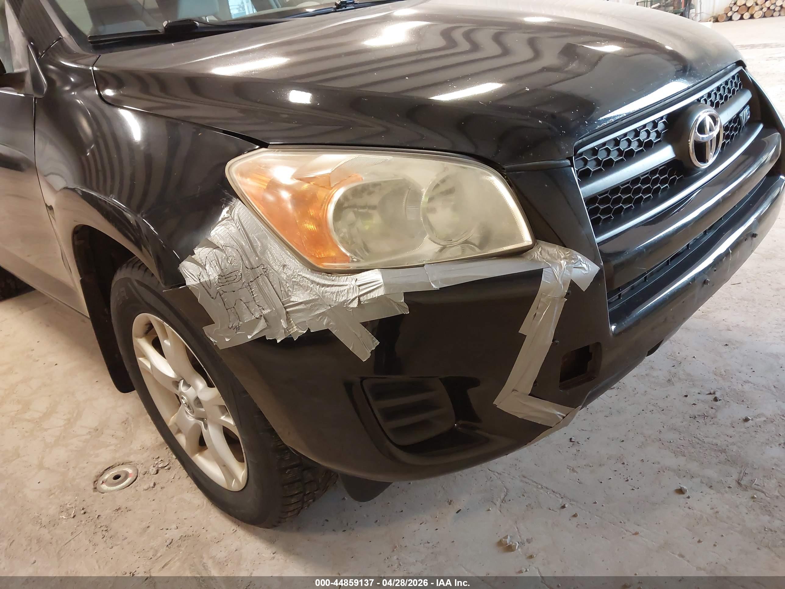 TOYOTA RAV4 image 6