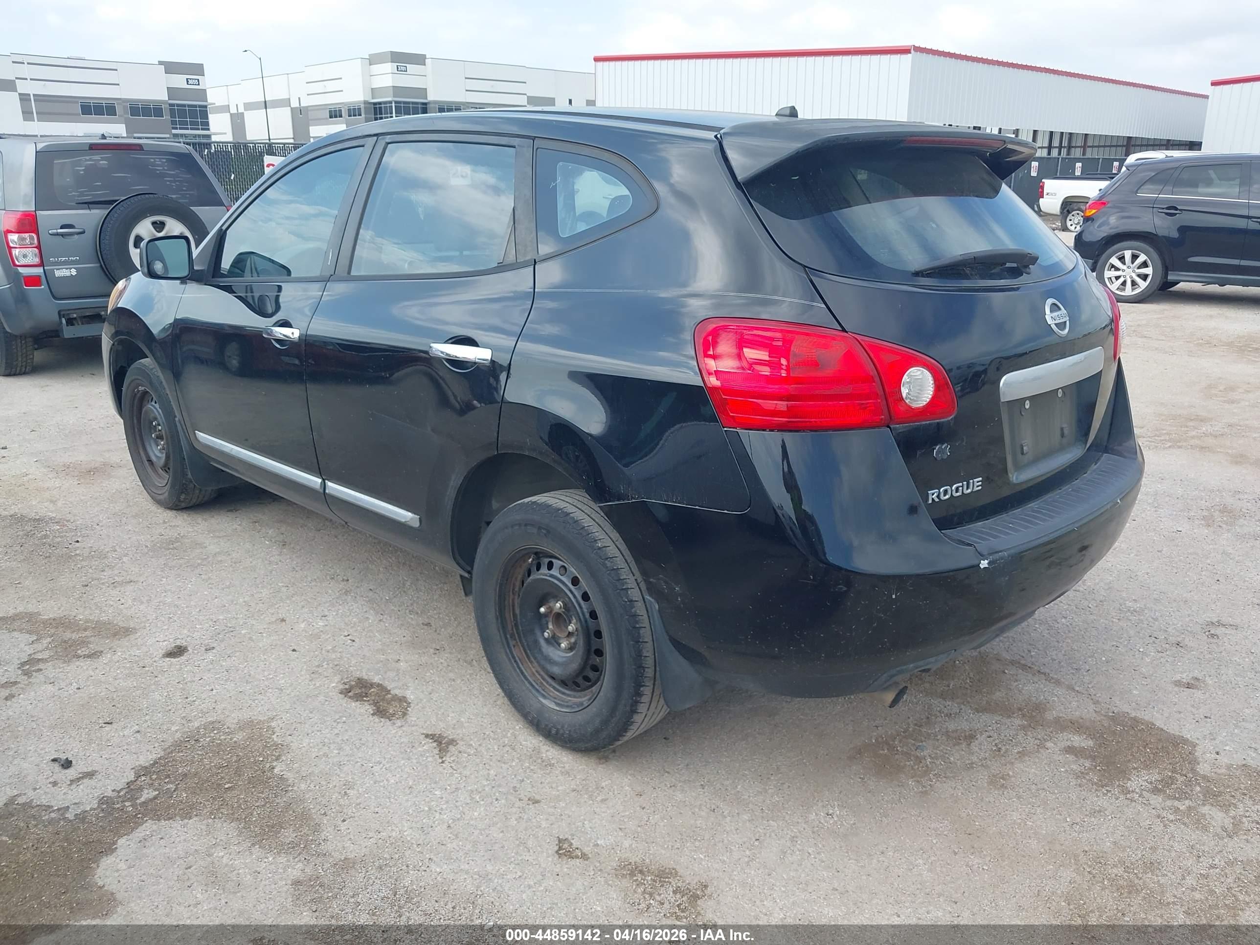NISSAN ROGUE image 3