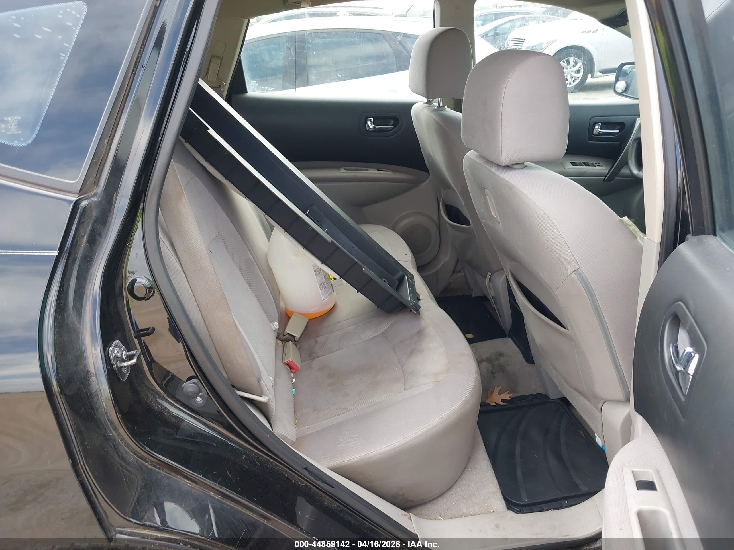 NISSAN ROGUE image 8