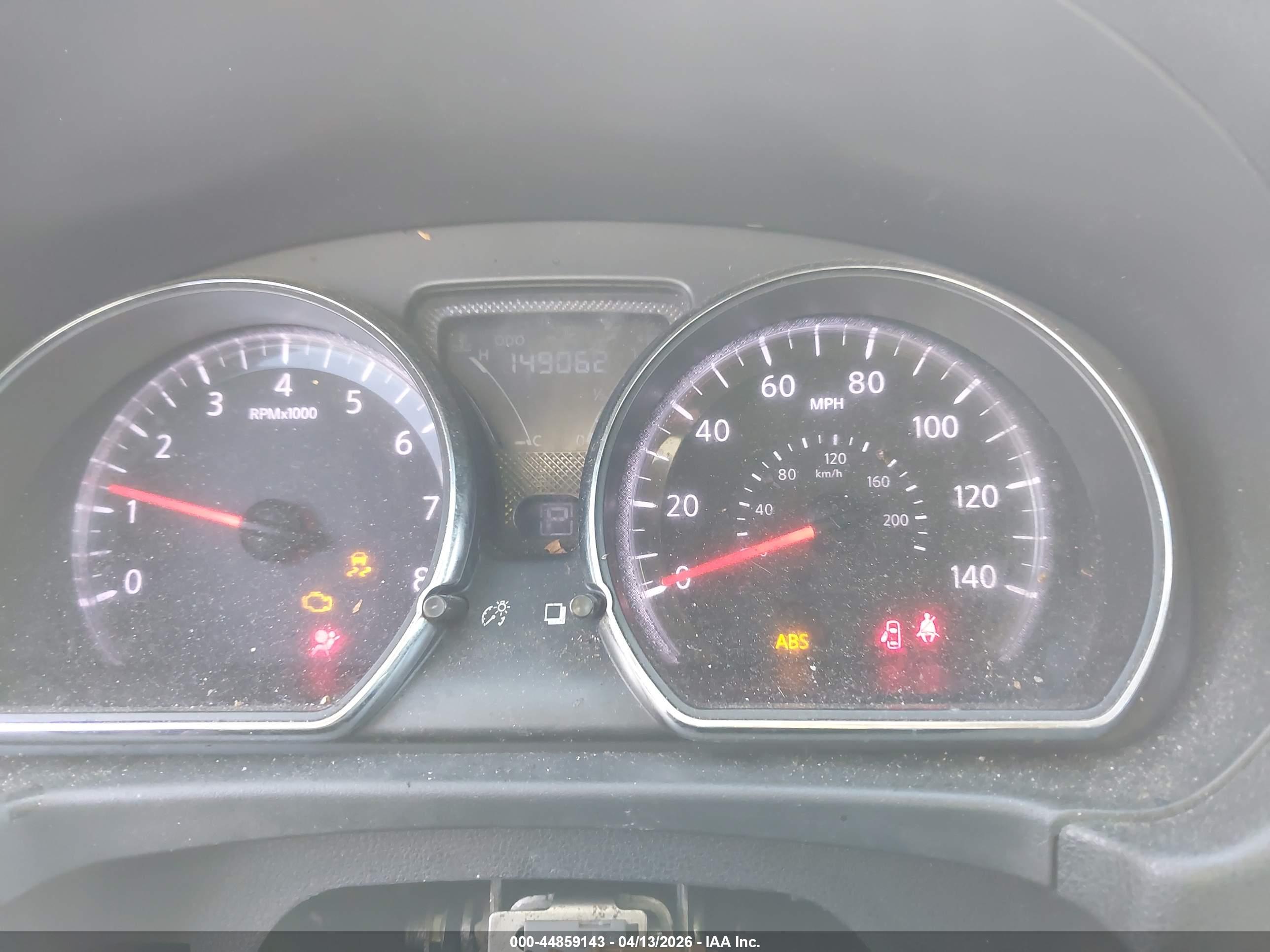 NISSAN VERSA image 7