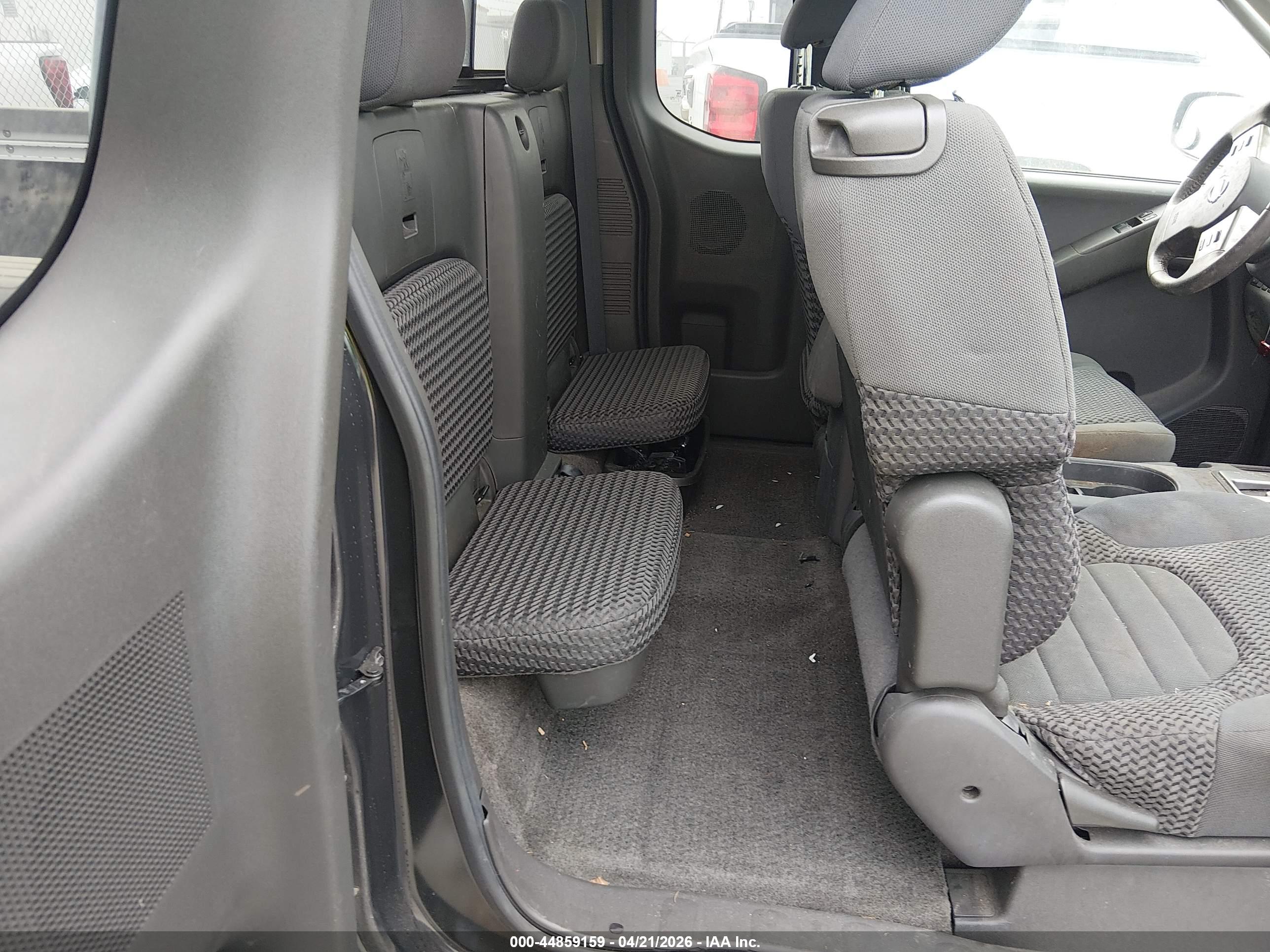 NISSAN FRONTIER image 8