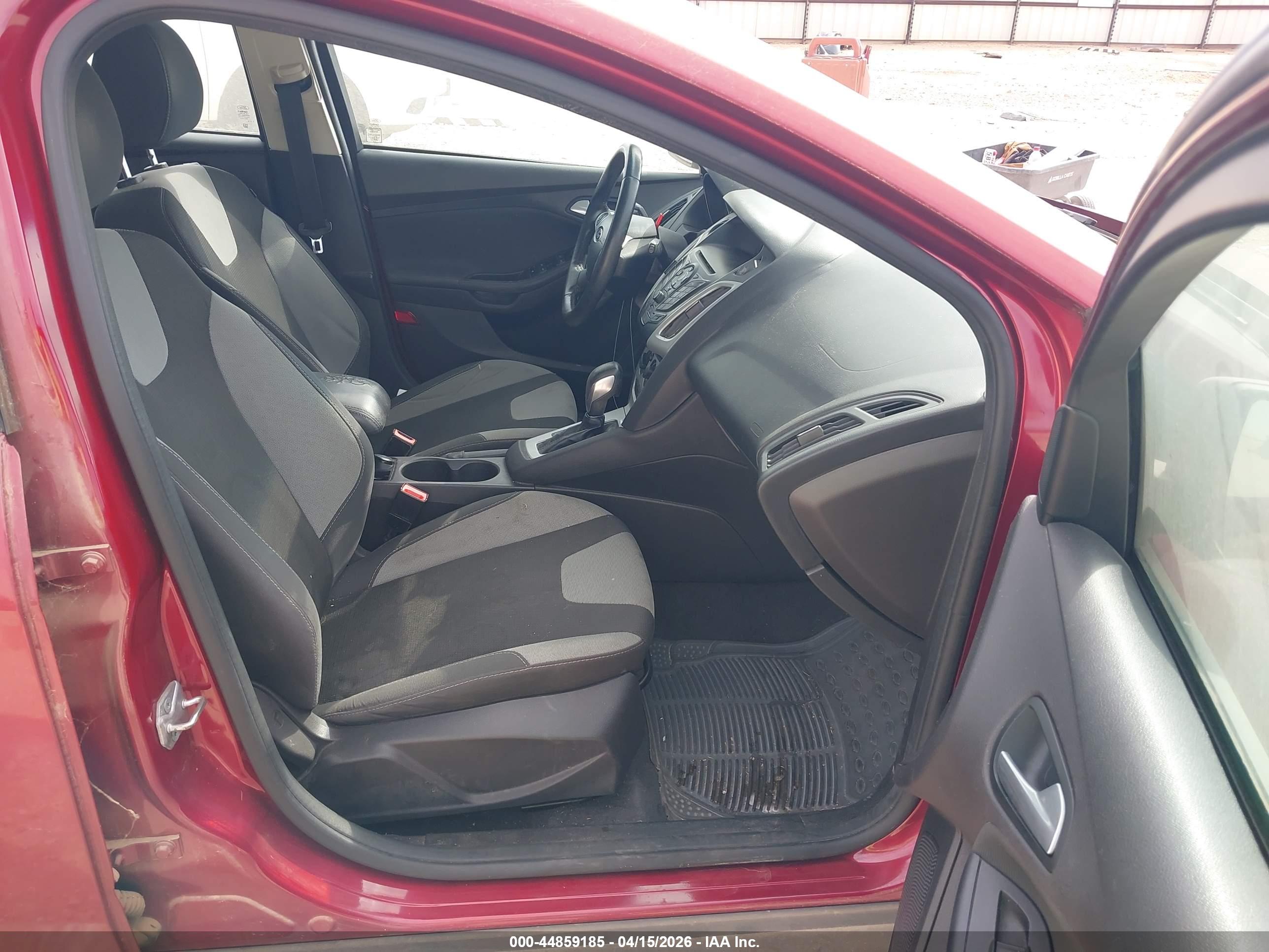FORD FOCUS image 5