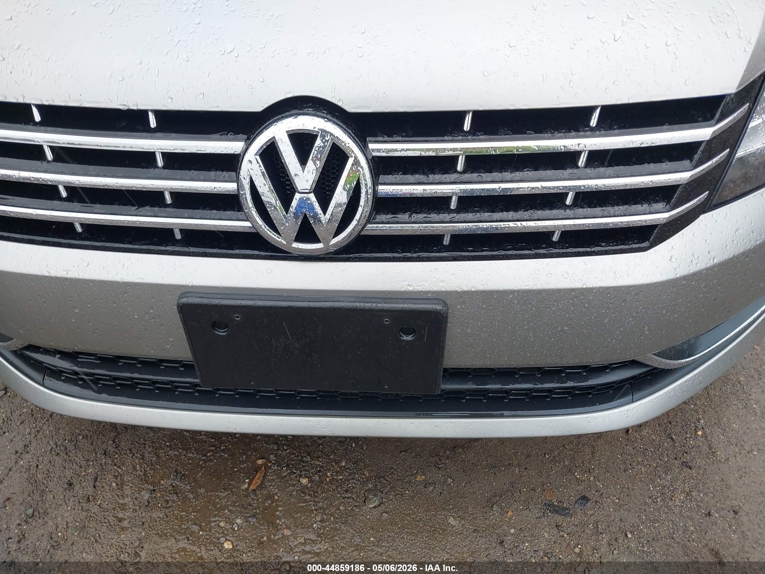 VOLKSWAGEN PASSAT image 6