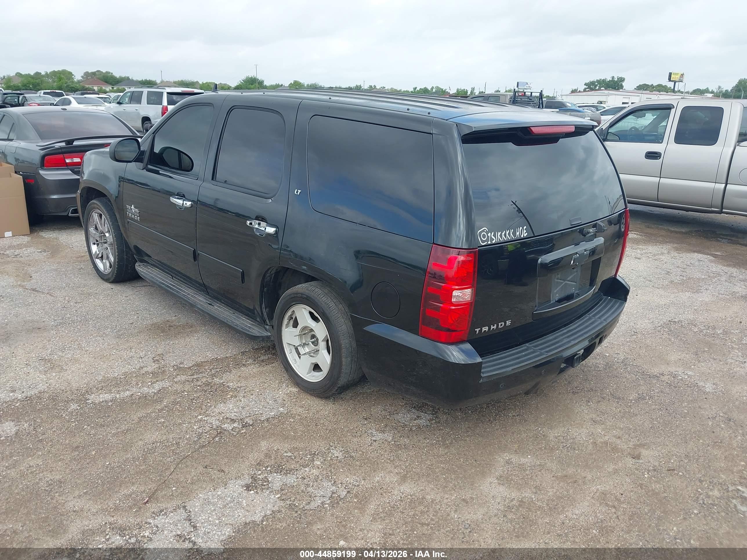 CHEVROLET TAHOE image 3