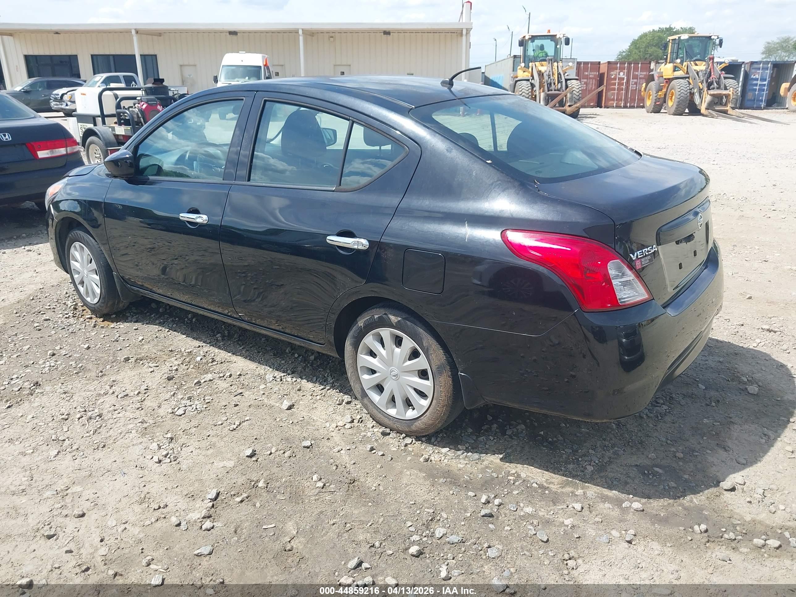 NISSAN VERSA image 3