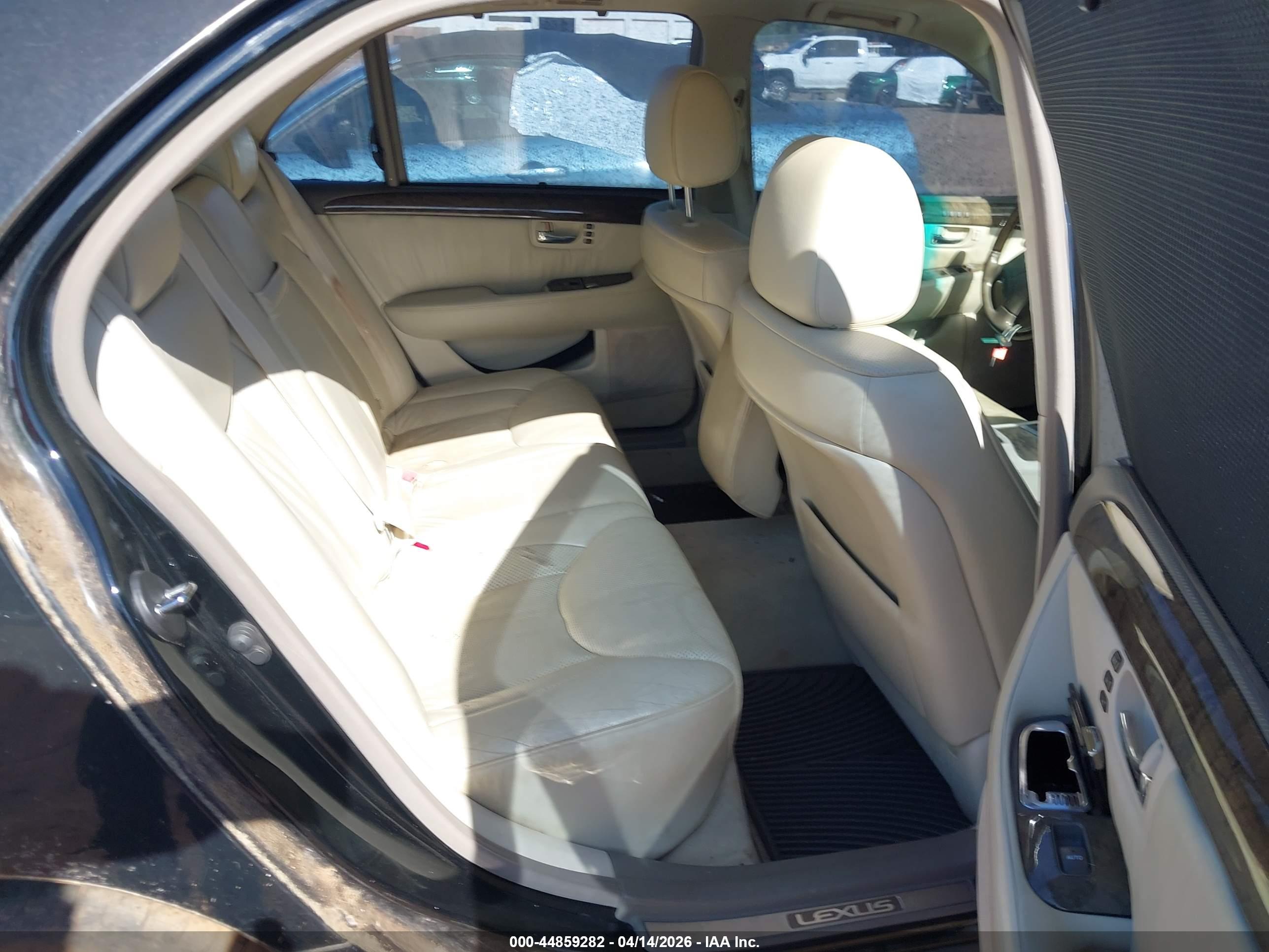 LEXUS LS image 8