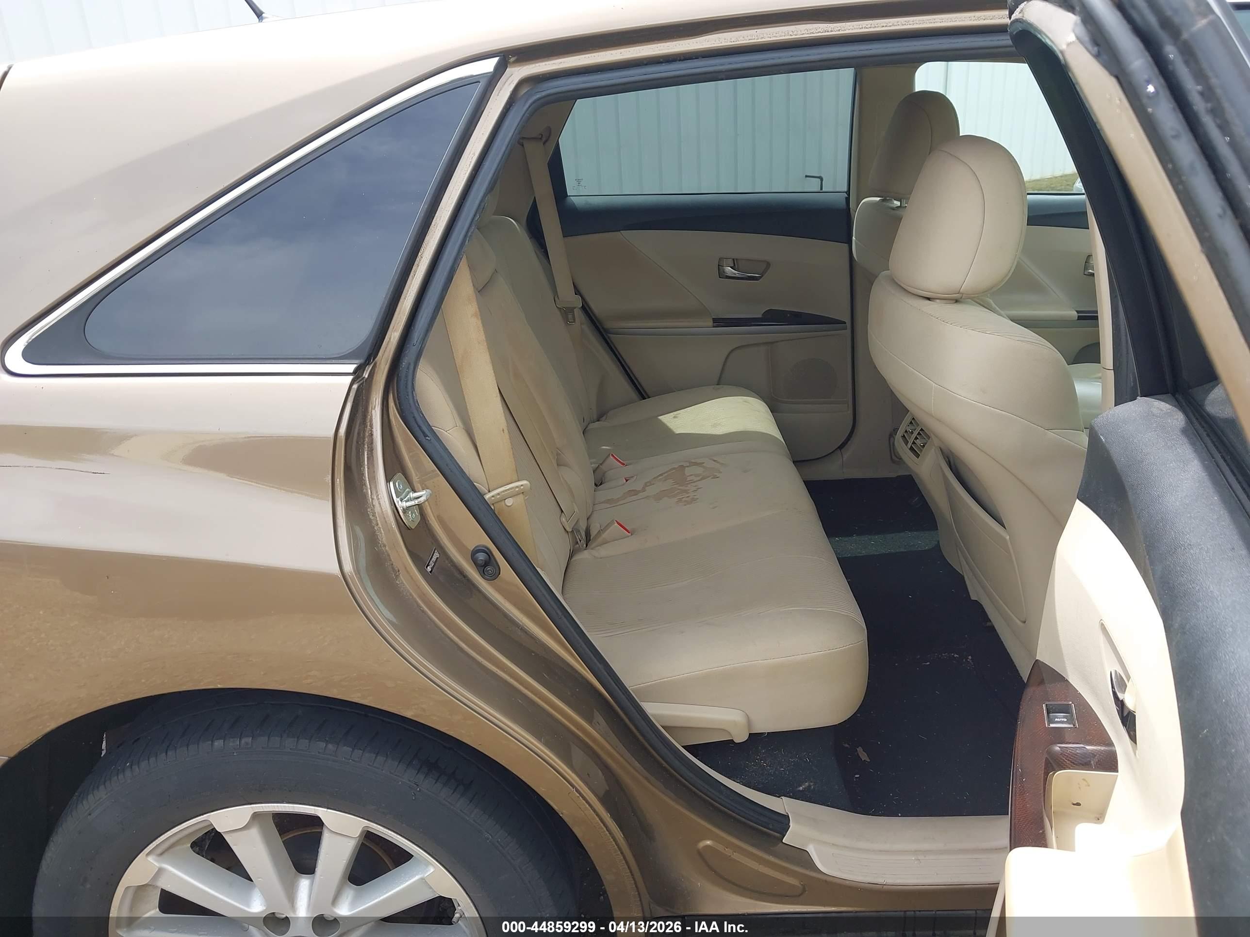 TOYOTA VENZA image 8