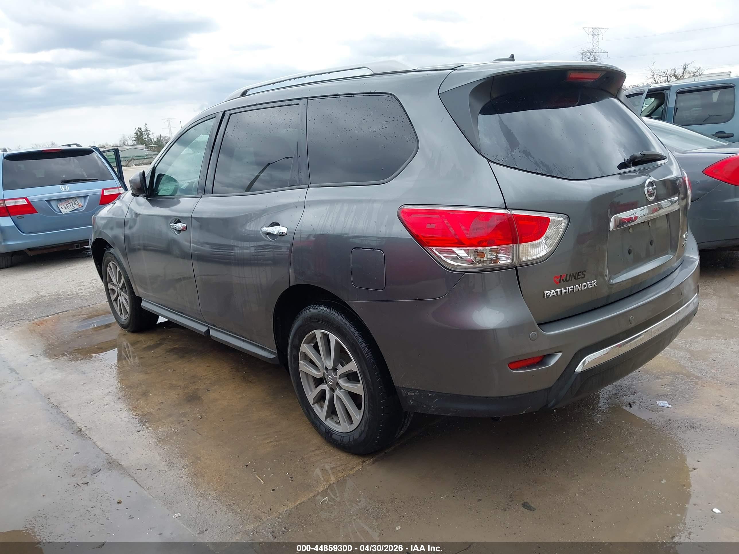 NISSAN PATHFINDER image 3