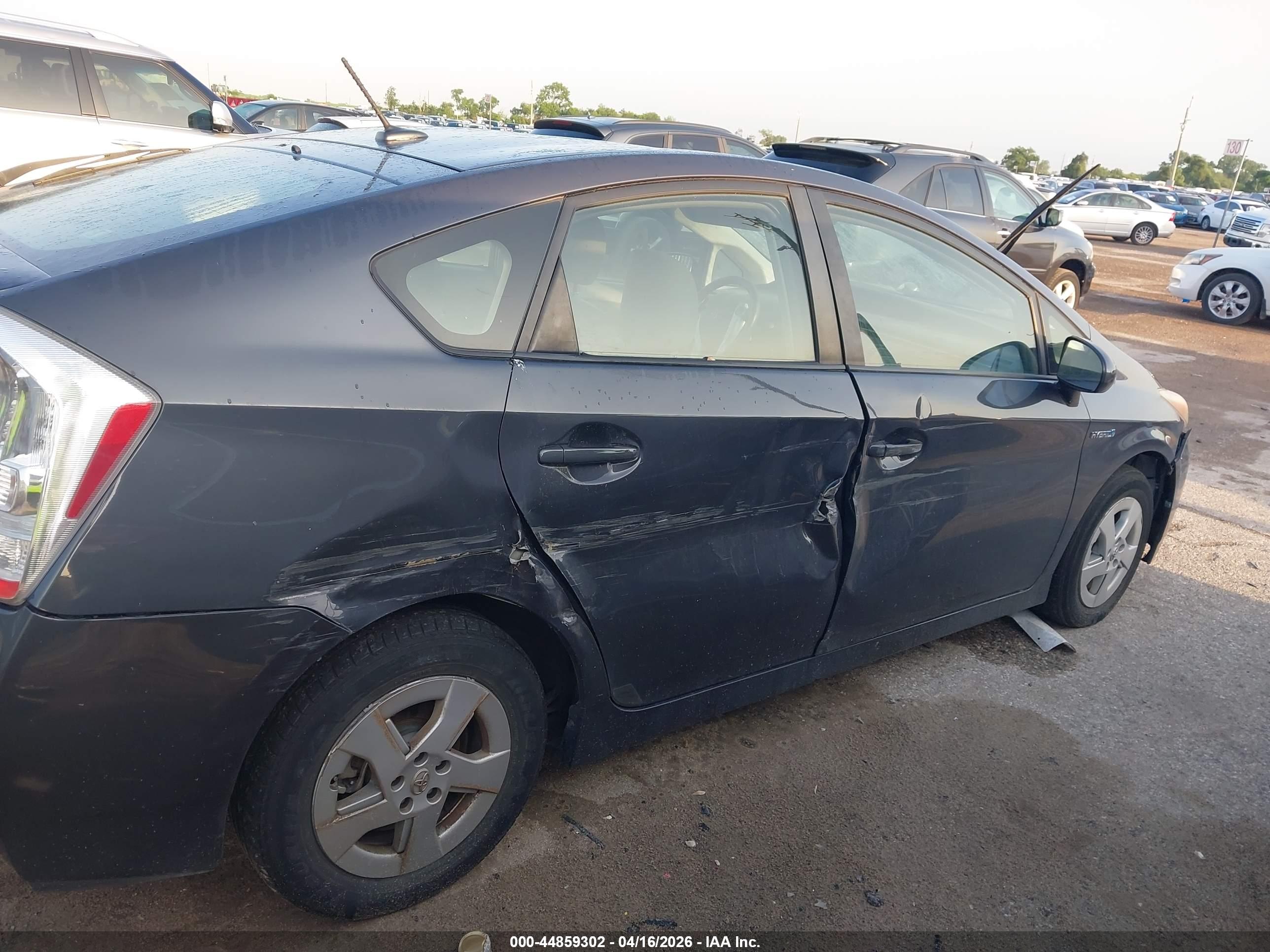 TOYOTA PRIUS image 6