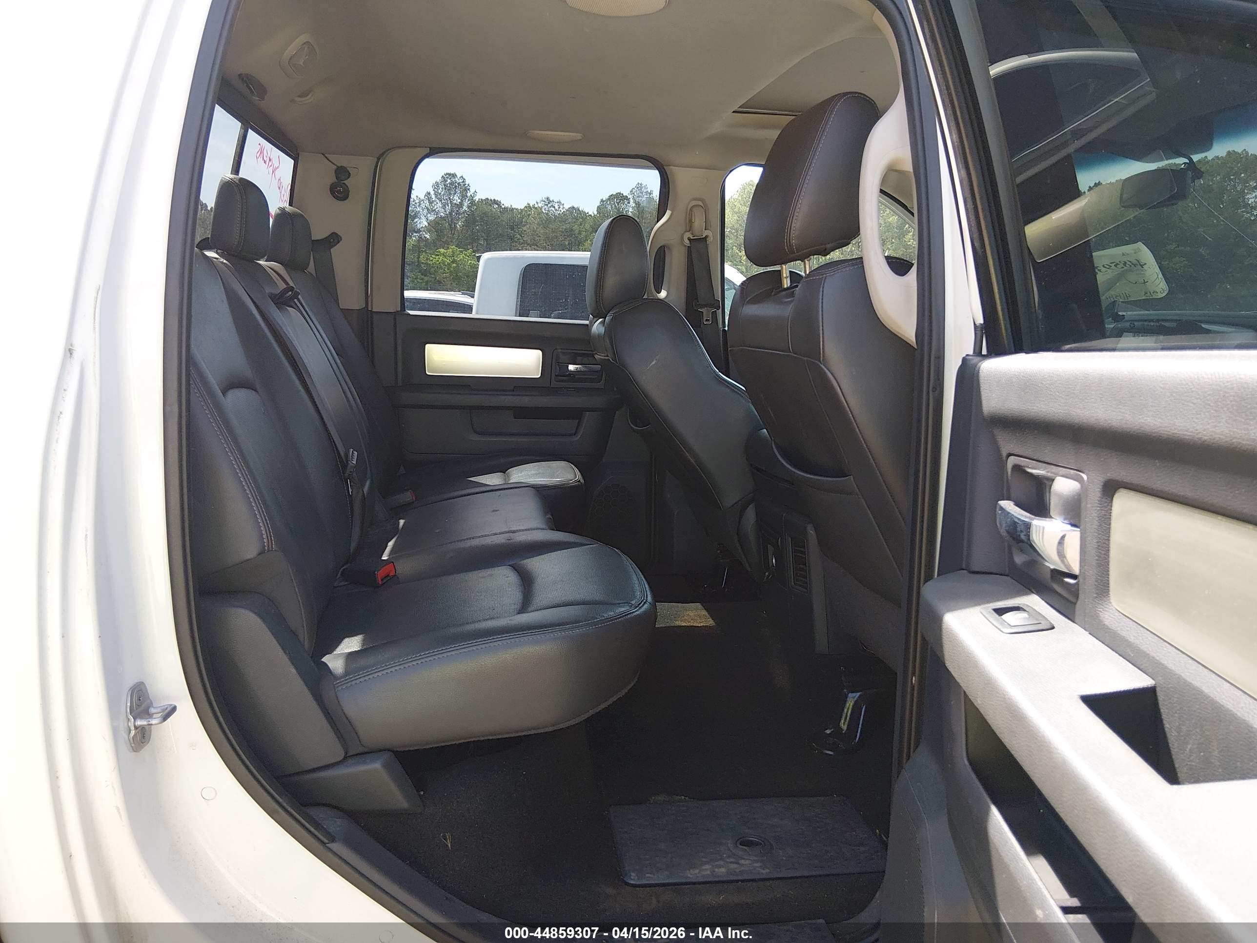 DODGE RAM image 8