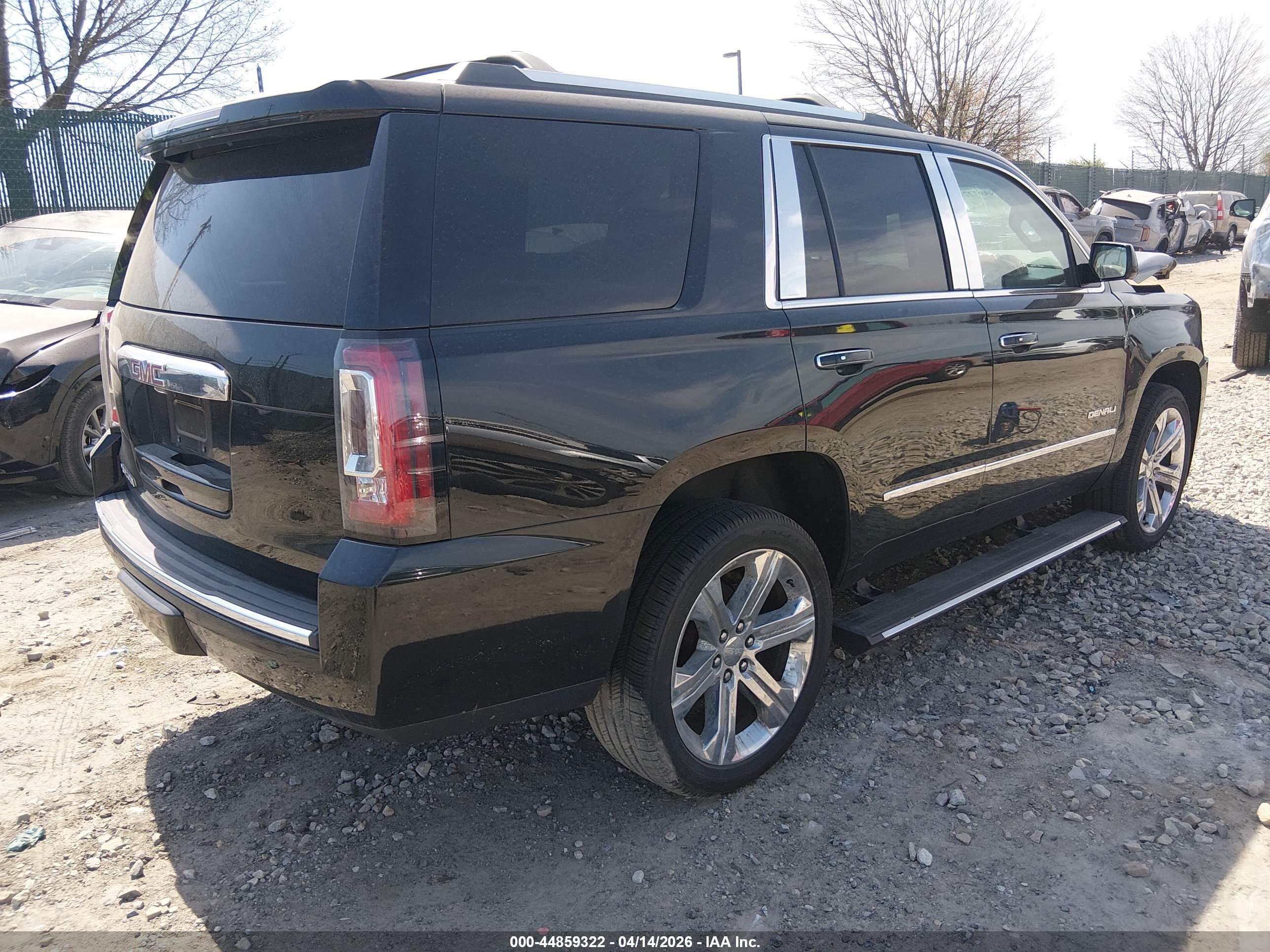 GMC YUKON image 4