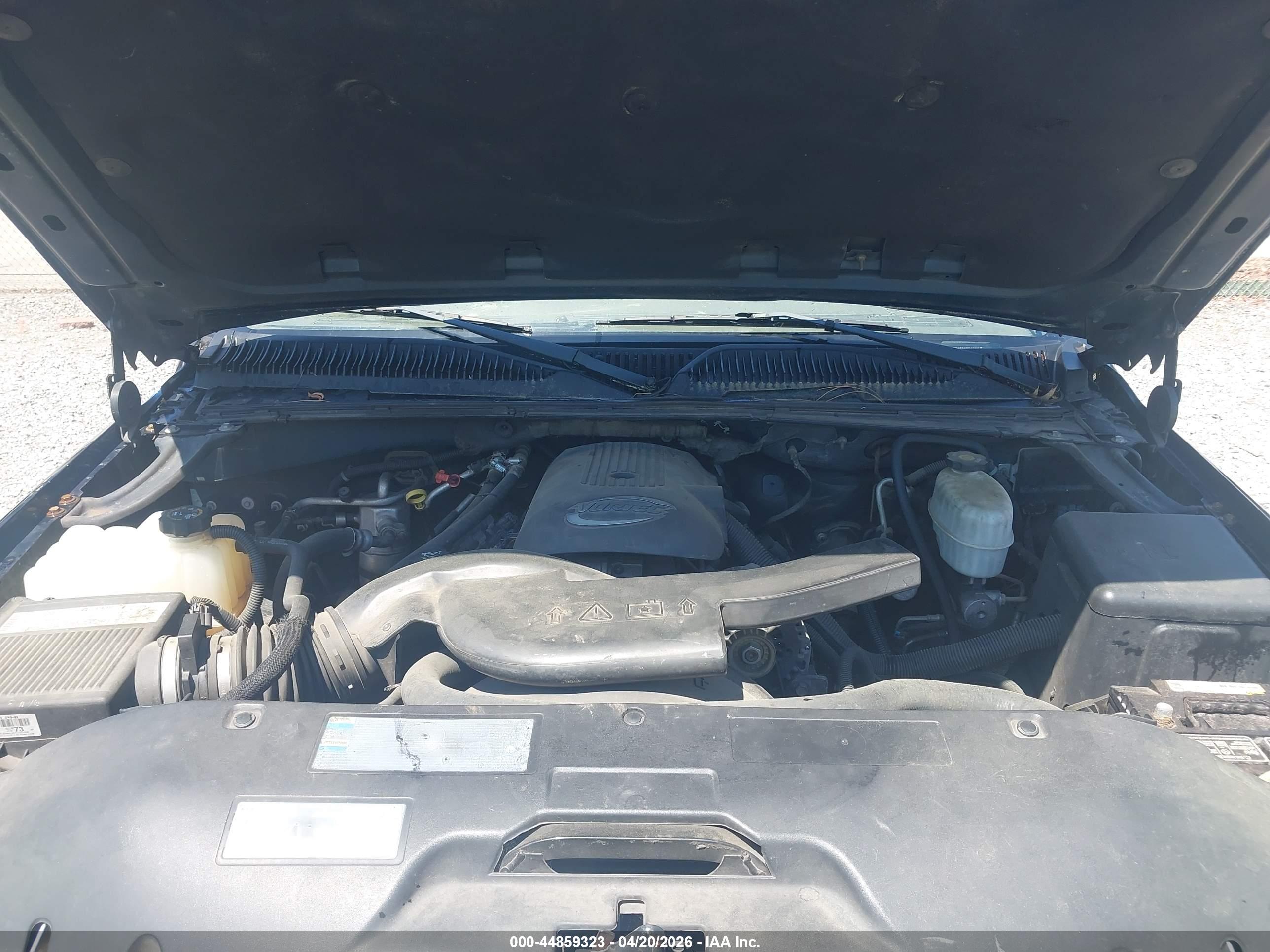 CHEVROLET SUBURBAN image 10