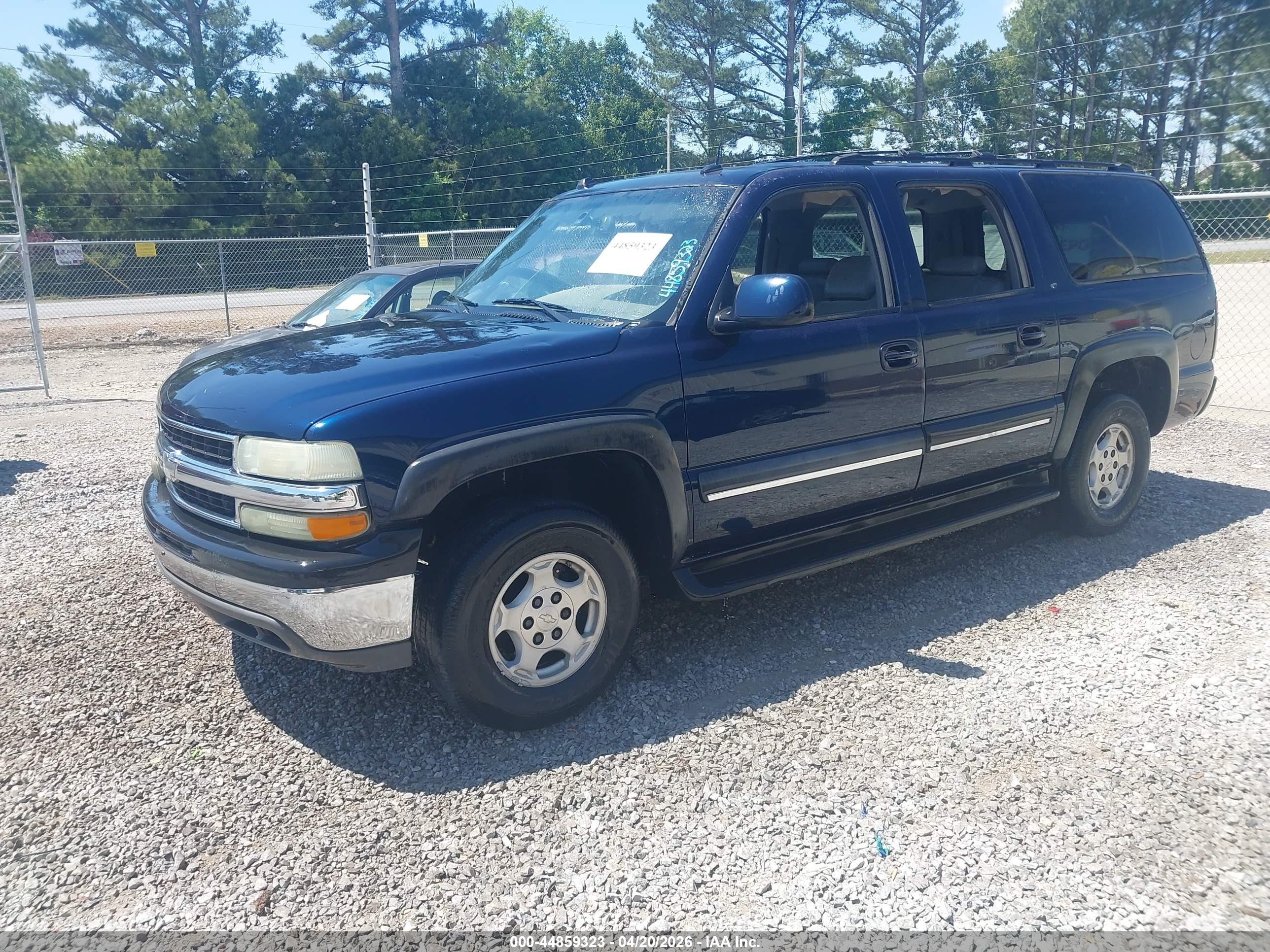 CHEVROLET SUBURBAN image 2