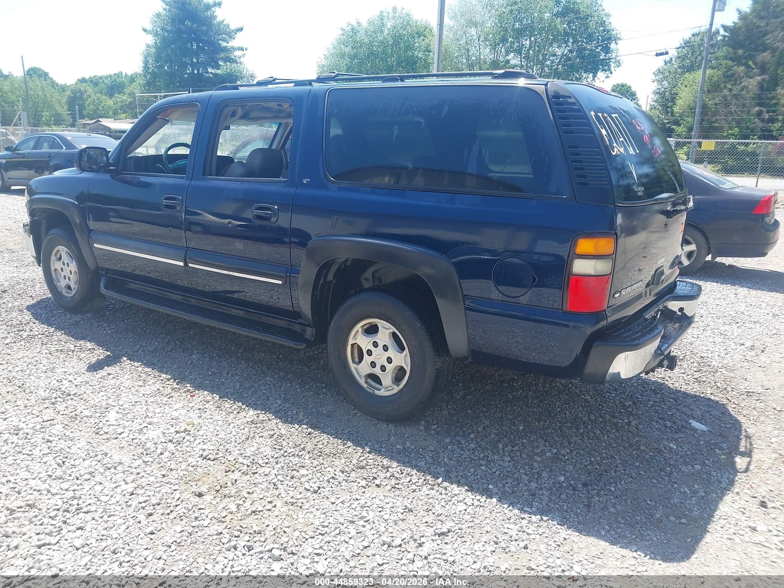 CHEVROLET SUBURBAN image 3