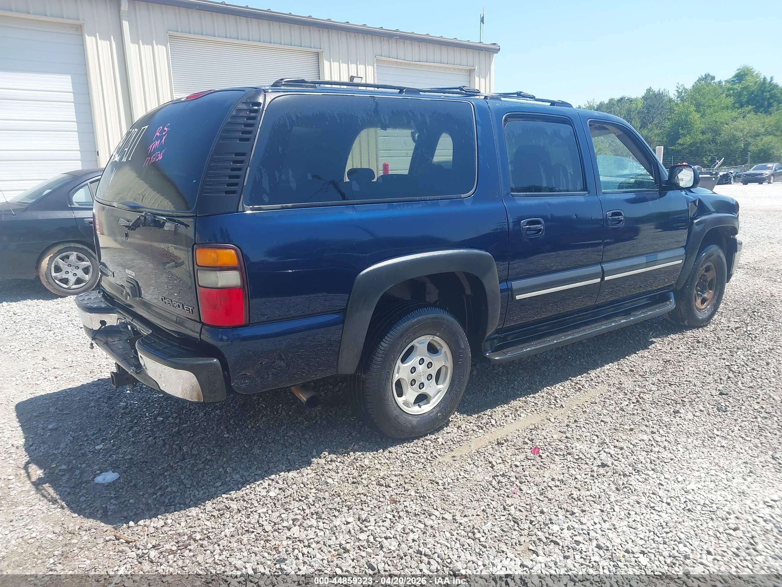 CHEVROLET SUBURBAN image 4