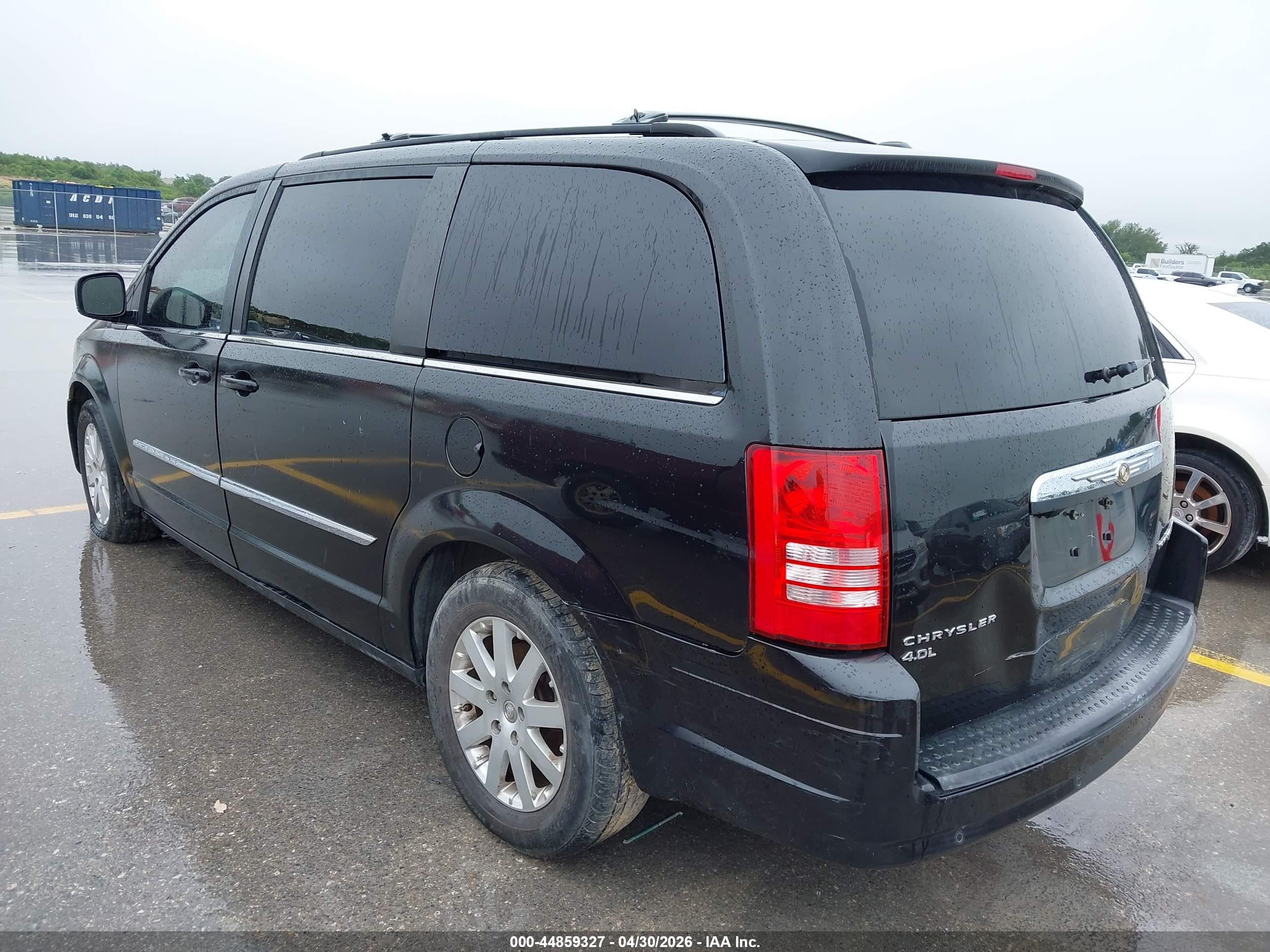 CHRYSLER TOWN image 3