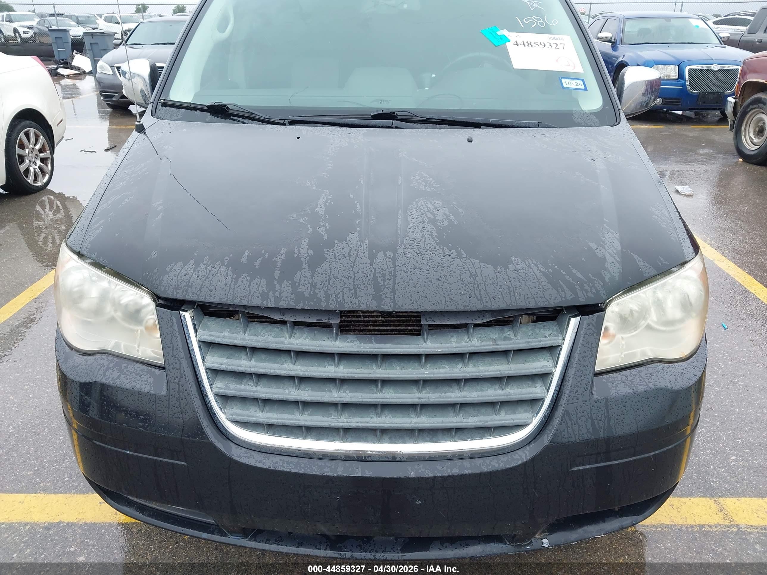 CHRYSLER TOWN image 6