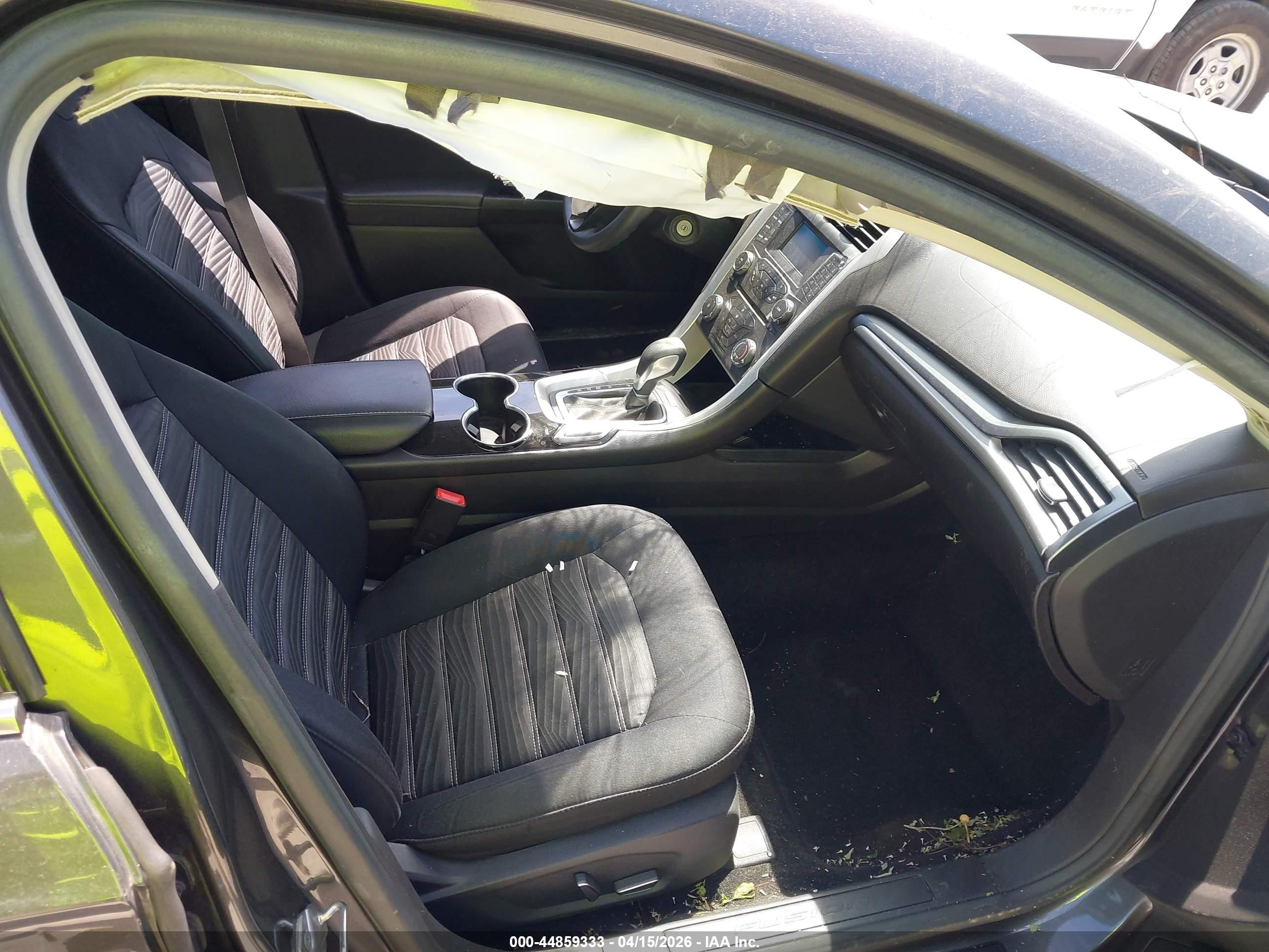 FORD FUSION image 5