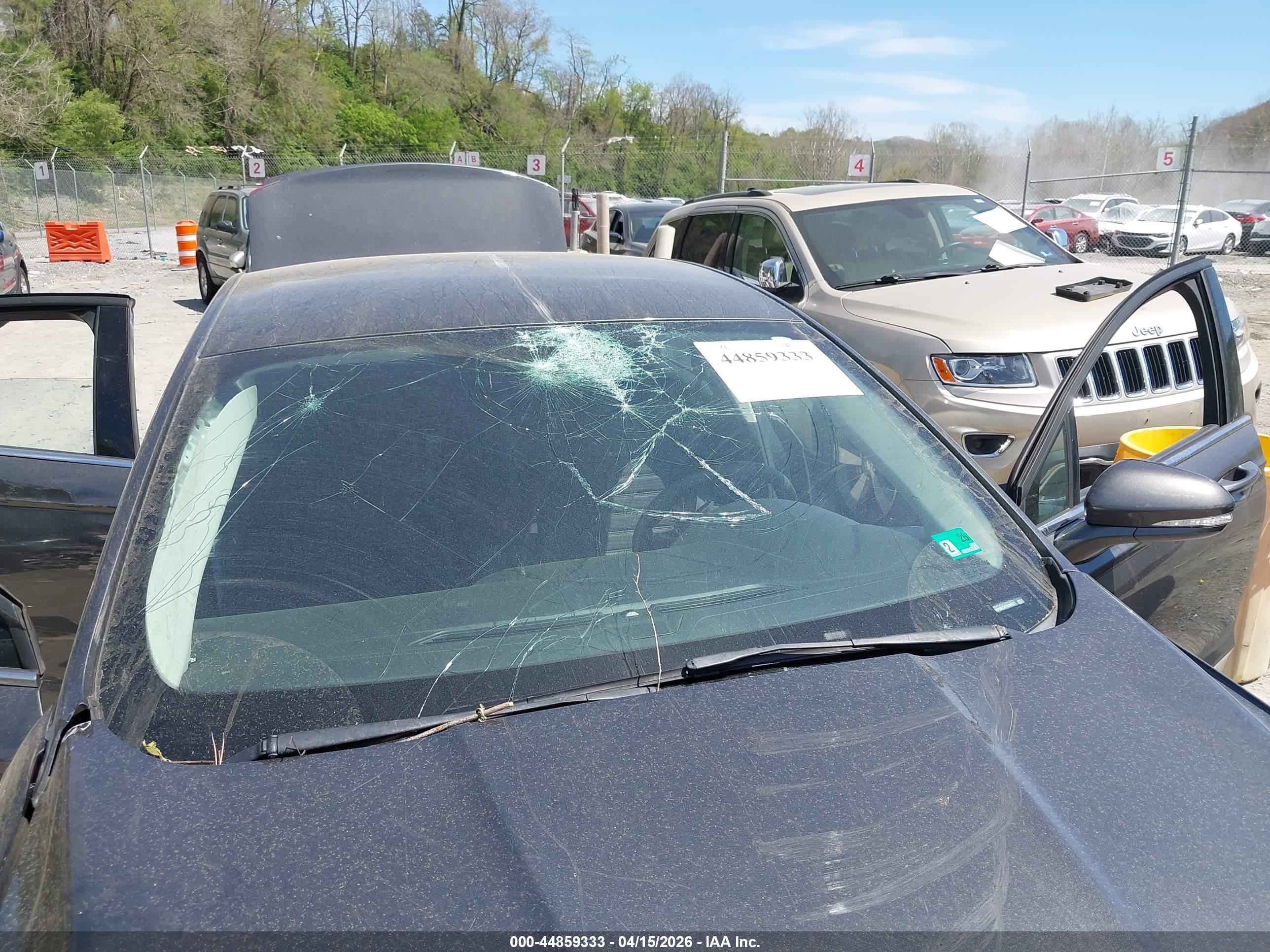 FORD FUSION image 6
