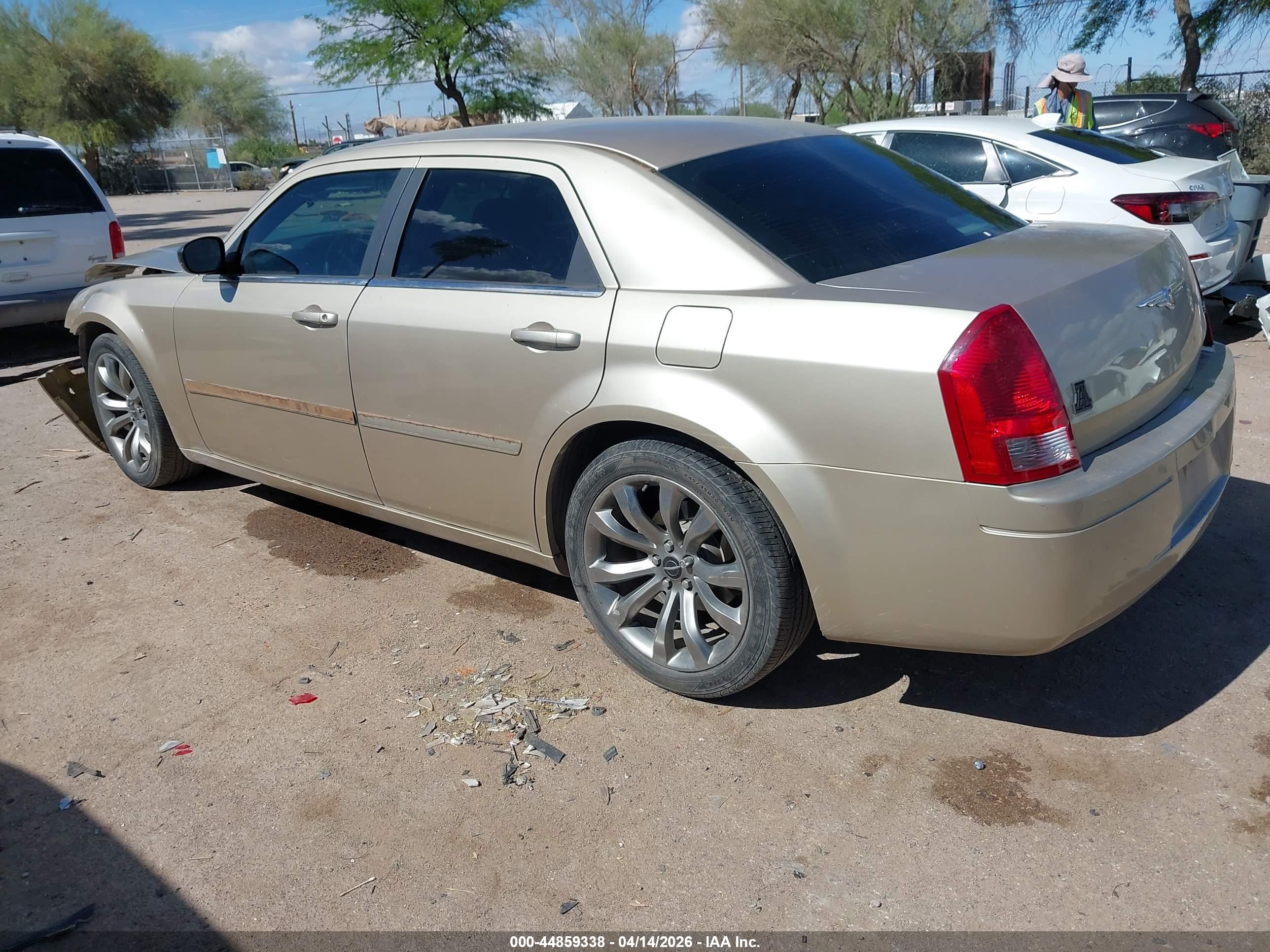 CHRYSLER 300 image 3