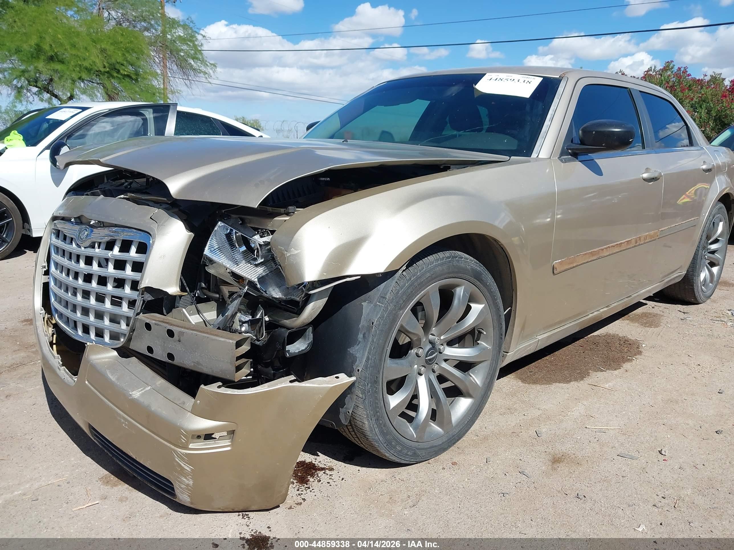CHRYSLER 300 image 6