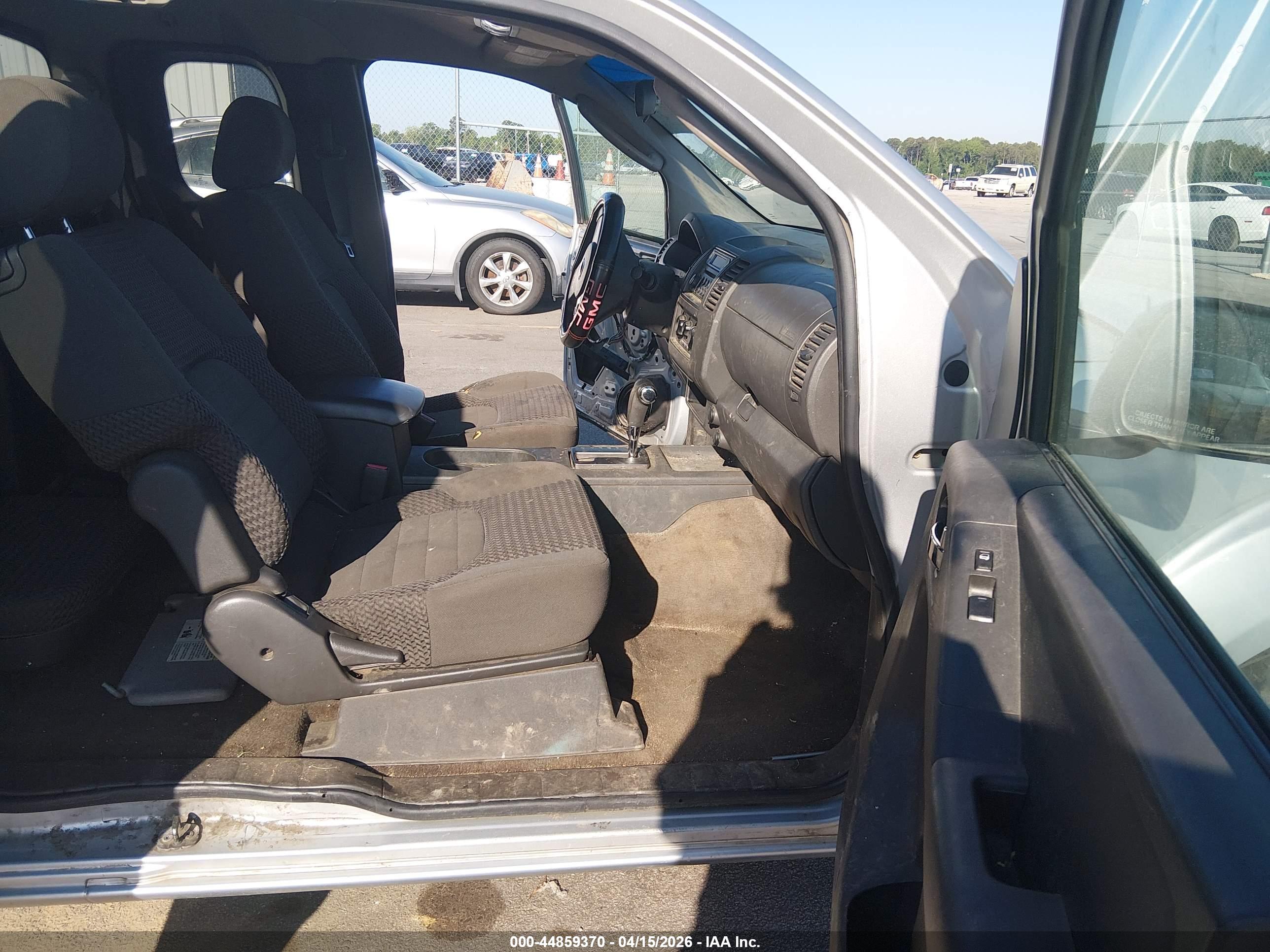 NISSAN FRONTIER image 5