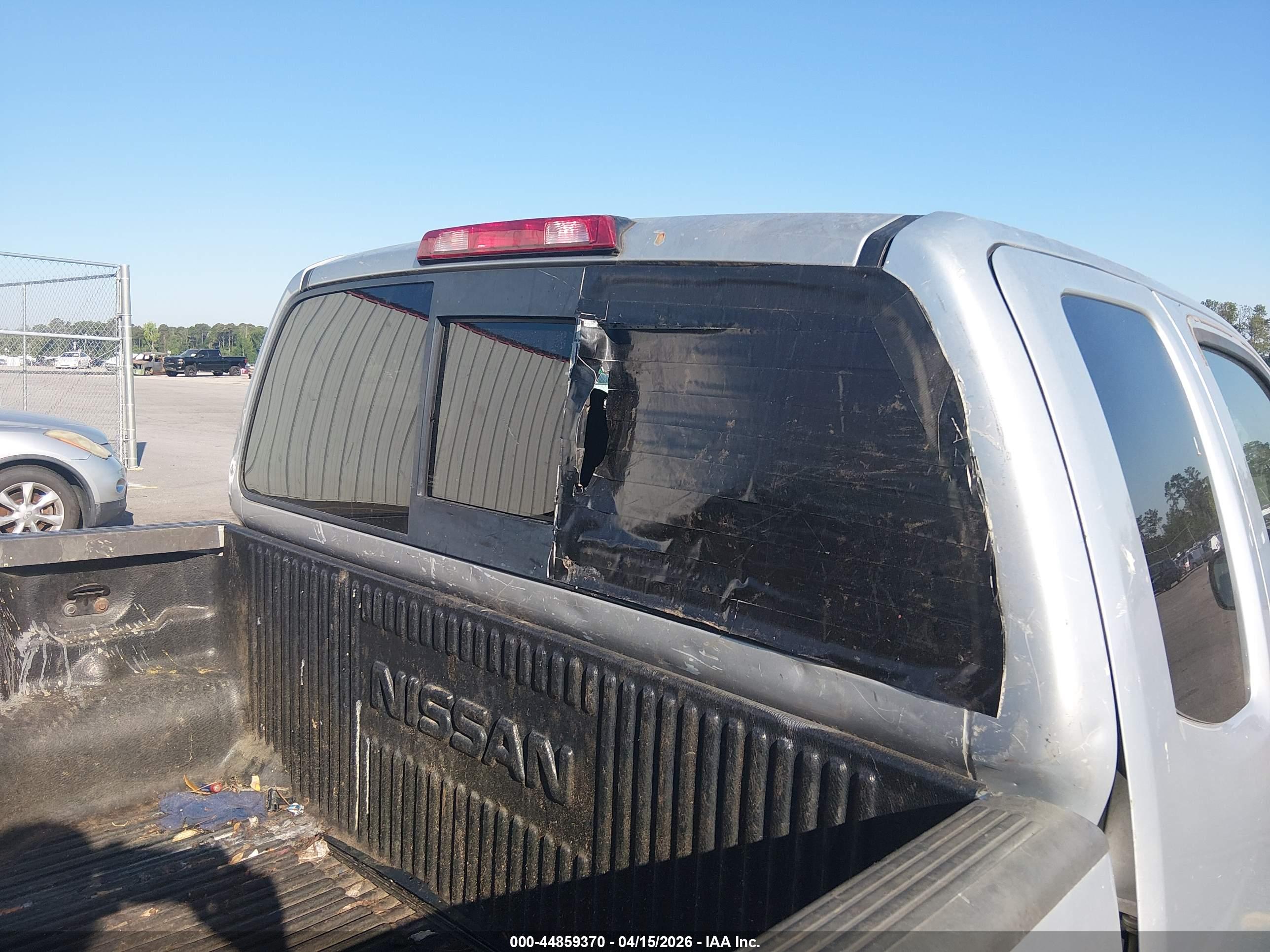 NISSAN FRONTIER image 6