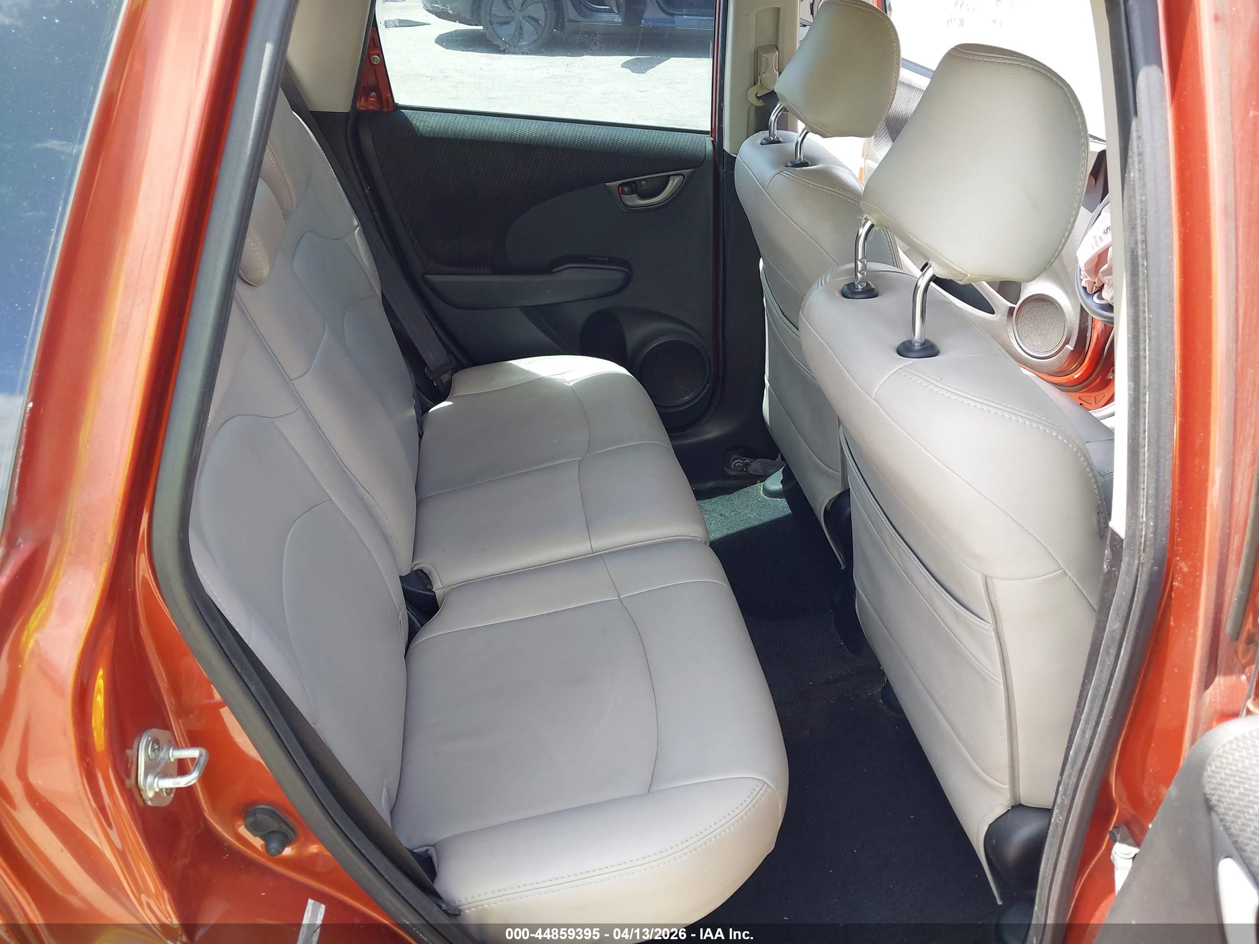 HONDA FIT image 8
