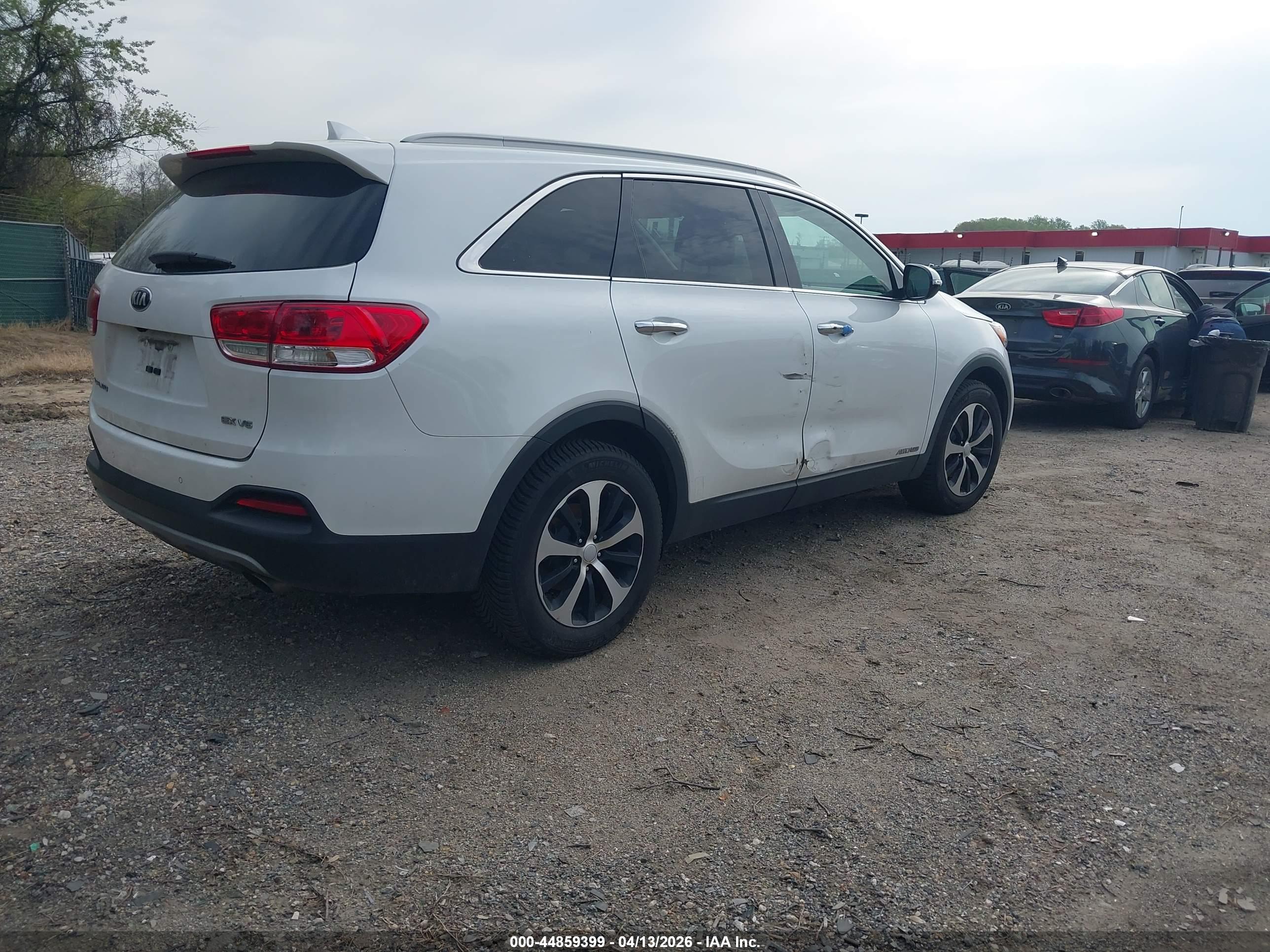 KIA SORENTO image 4