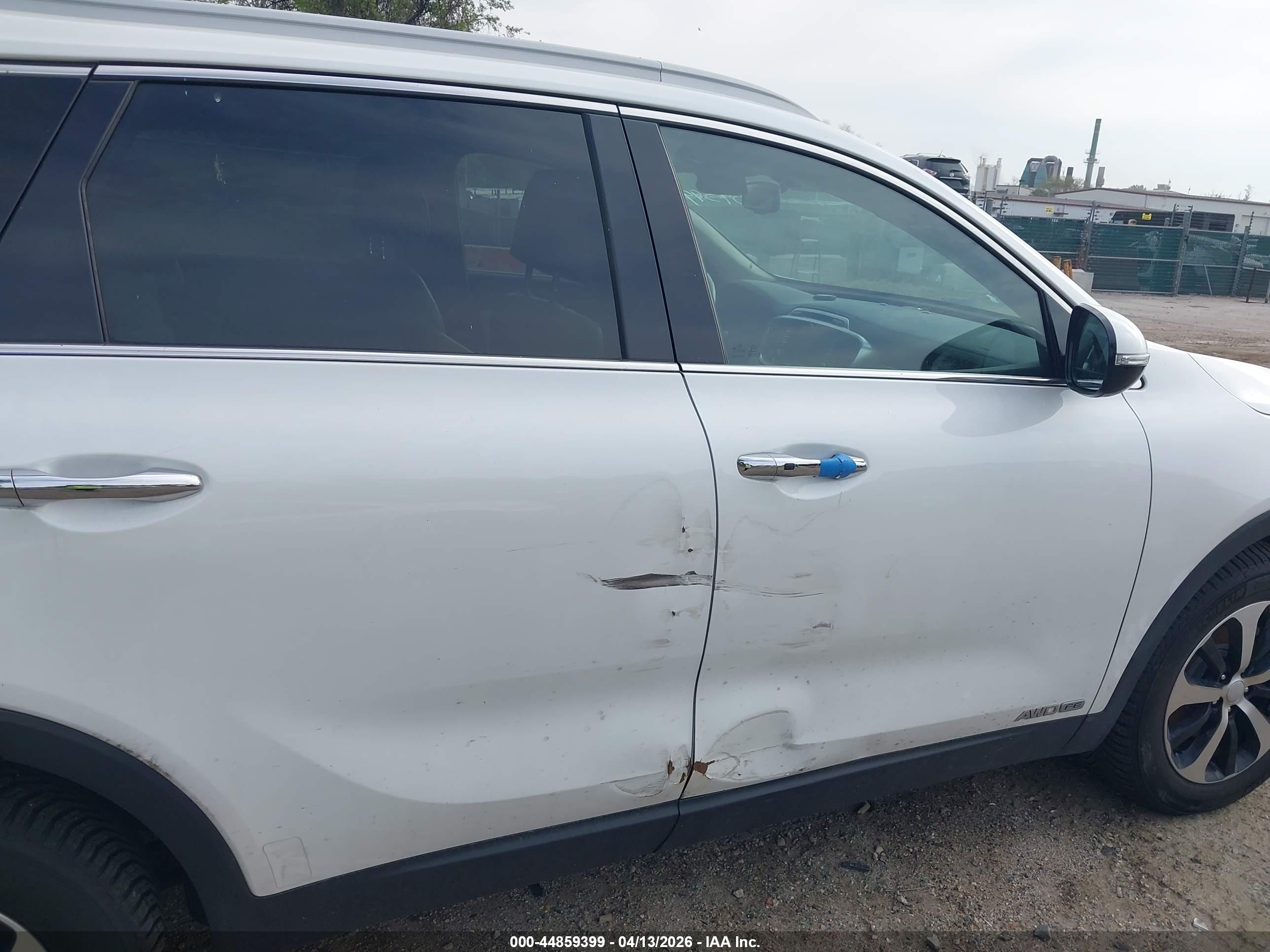 KIA SORENTO image 6