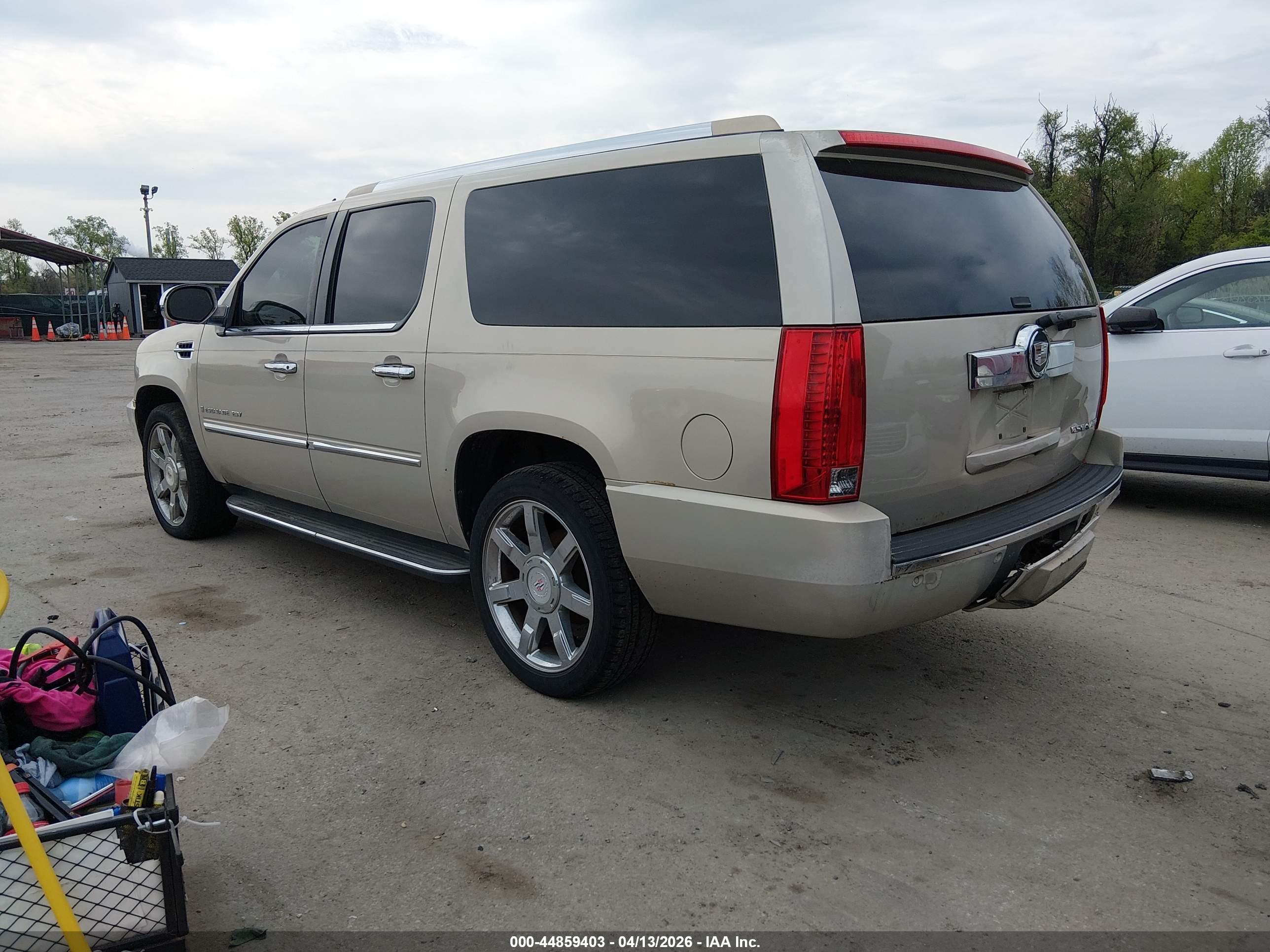 CADILLAC ESCALADE image 3