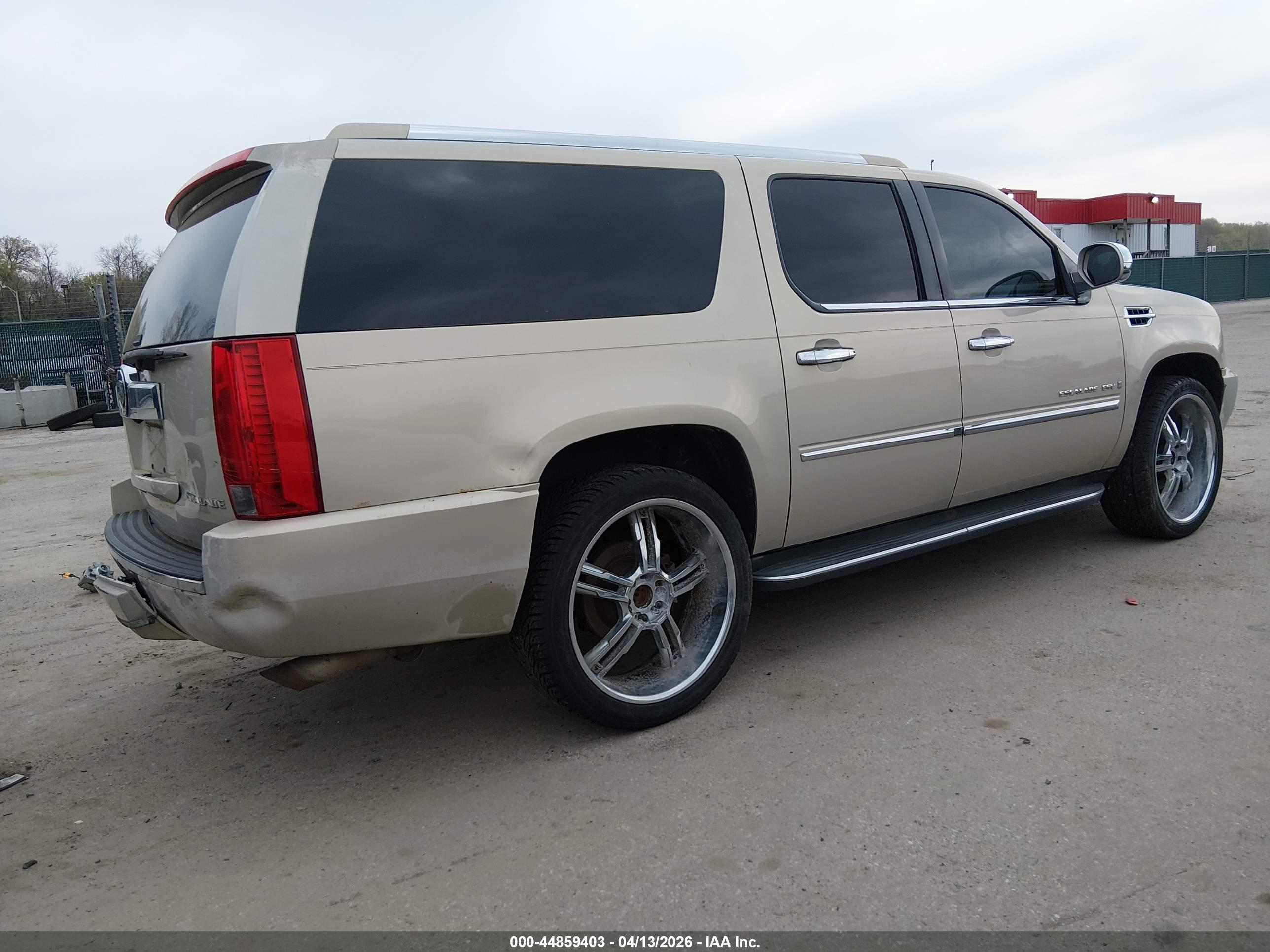 CADILLAC ESCALADE image 4