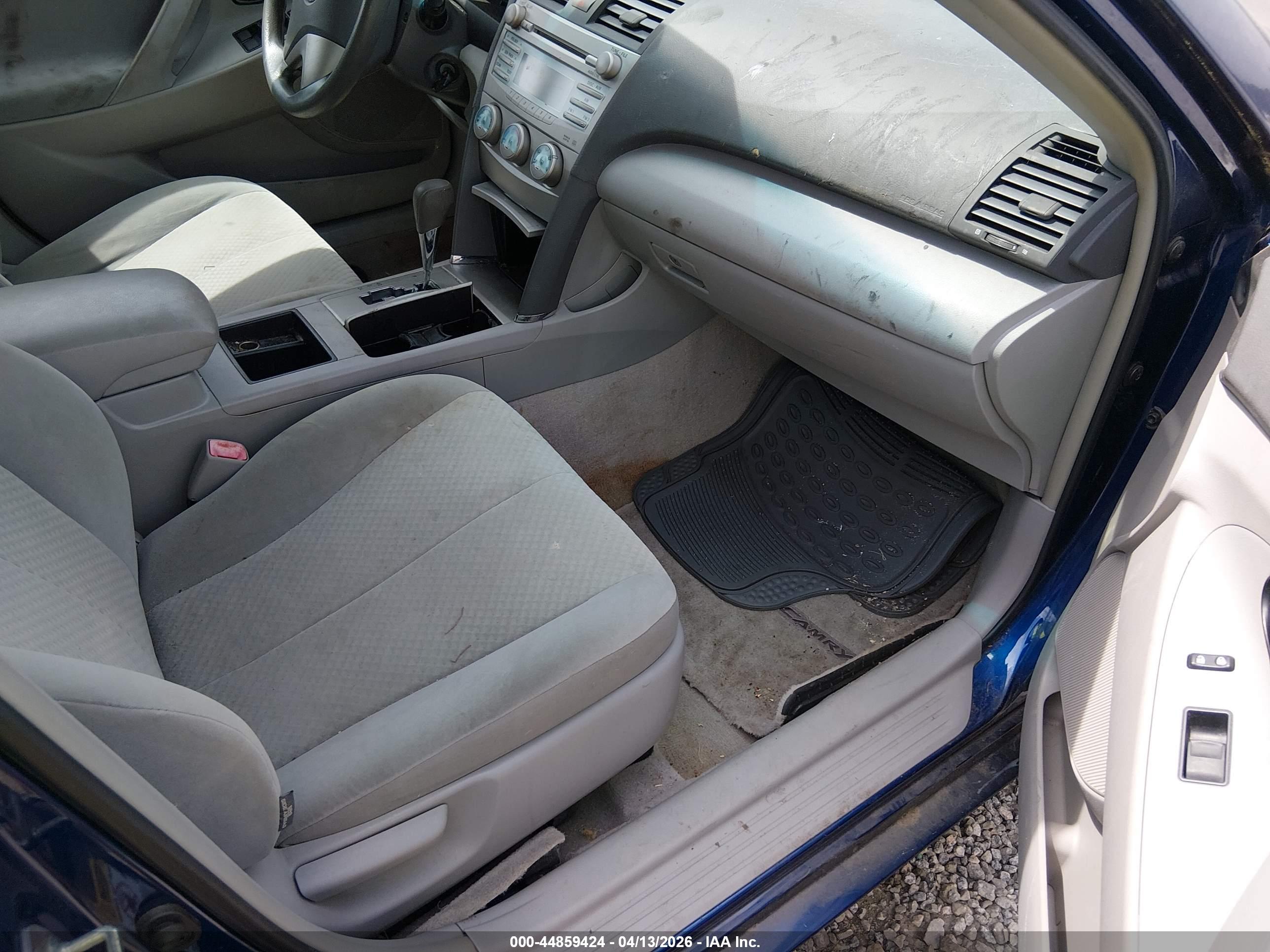 TOYOTA CAMRY image 5