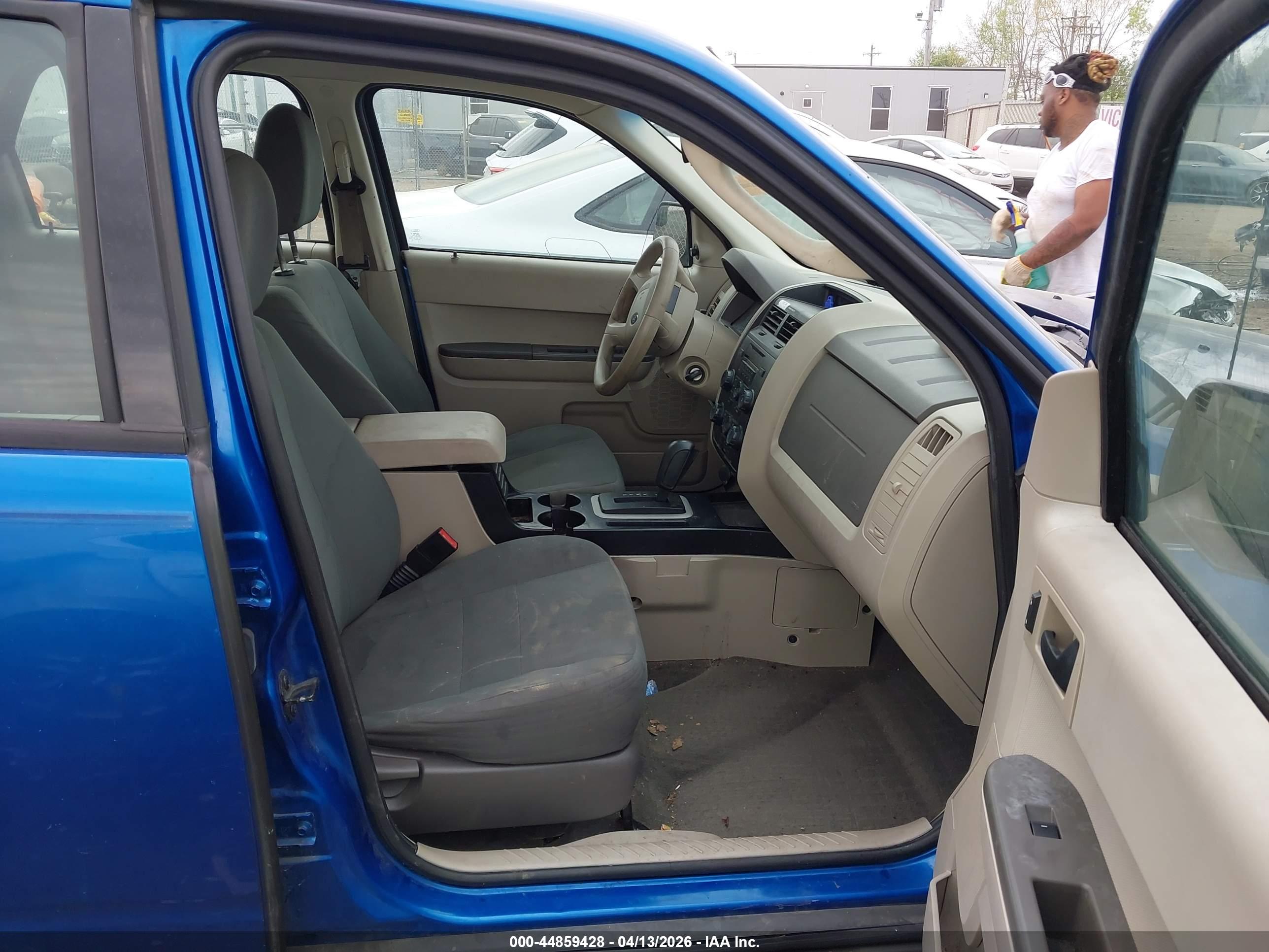 FORD ESCAPE image 5
