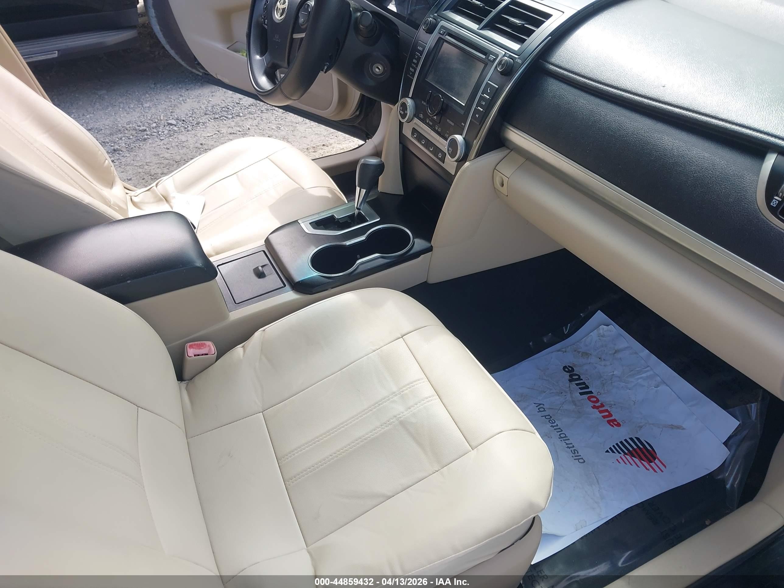 TOYOTA CAMRY image 5