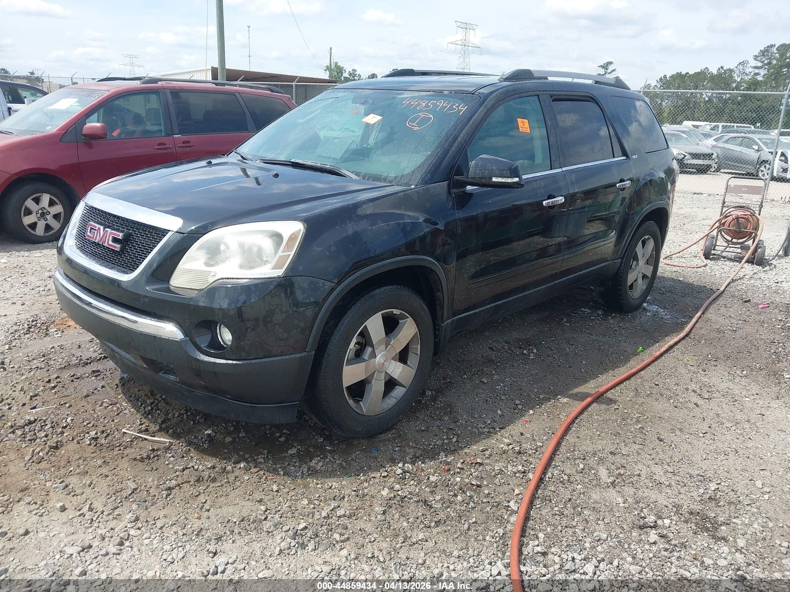 GMC ACADIA image 2
